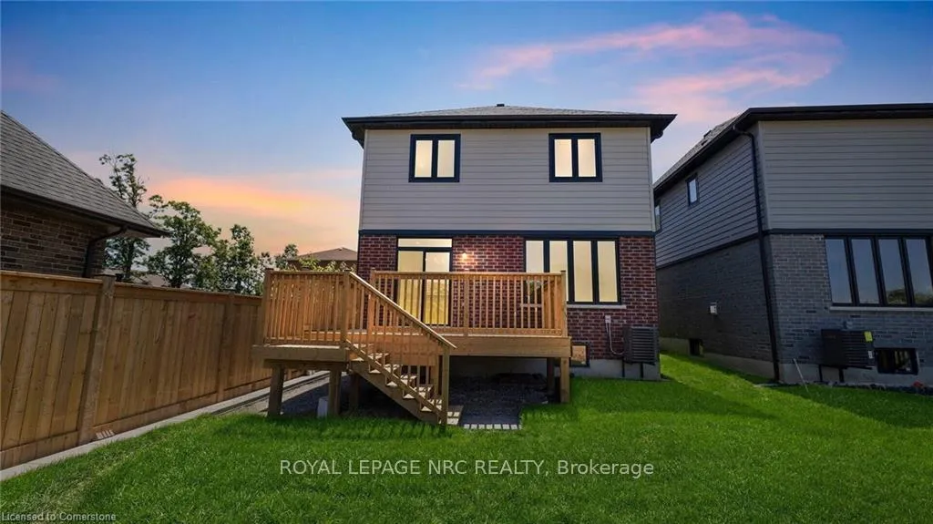 Photo 38 of 121 Whitefish Crescent, Hamilton, Stoney Creek — HOMEH
