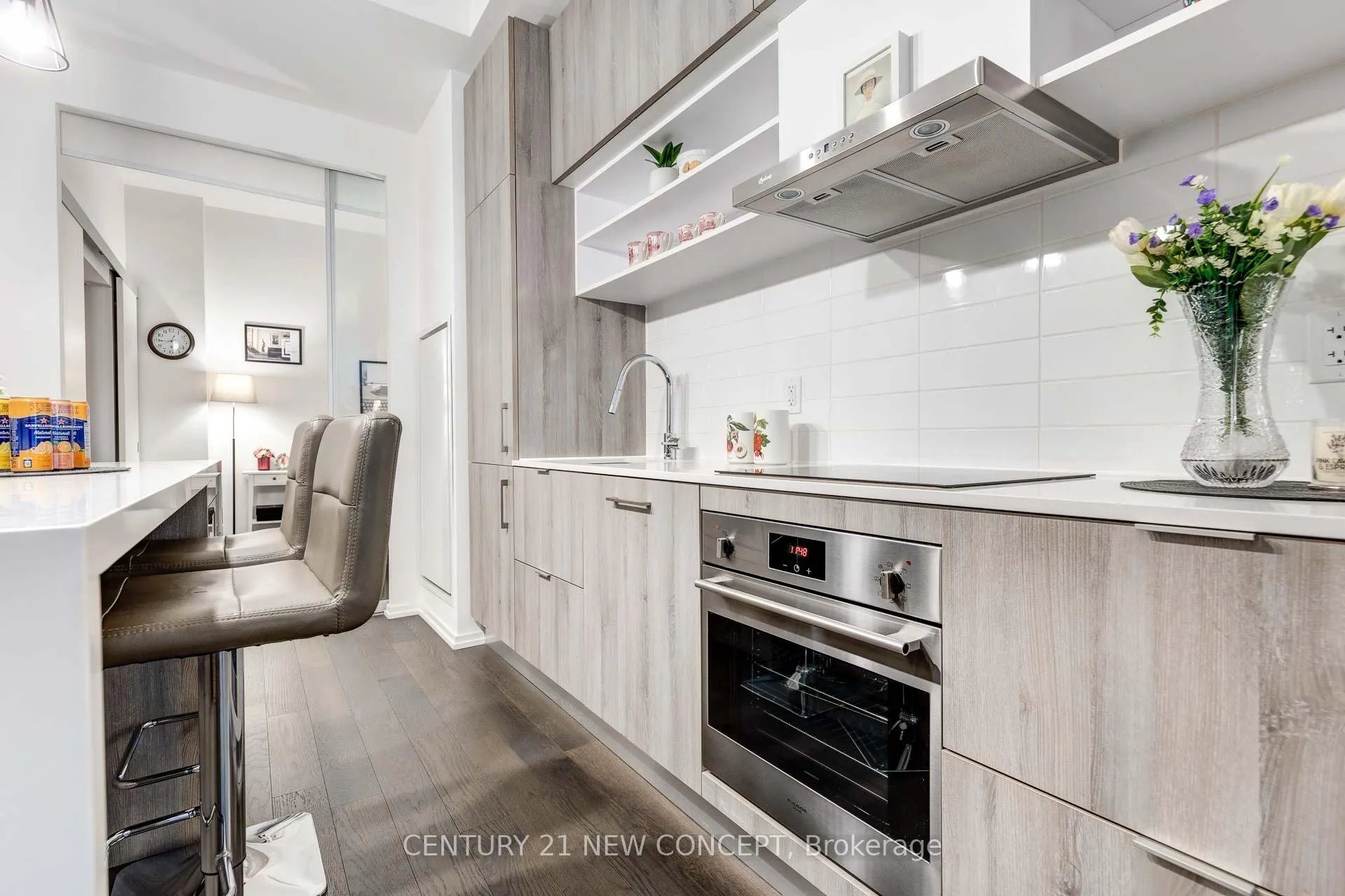 Photo 7 of Unit 912, 5 Soudan Avenue, Toronto, Mount Pleasant West — HOMEH