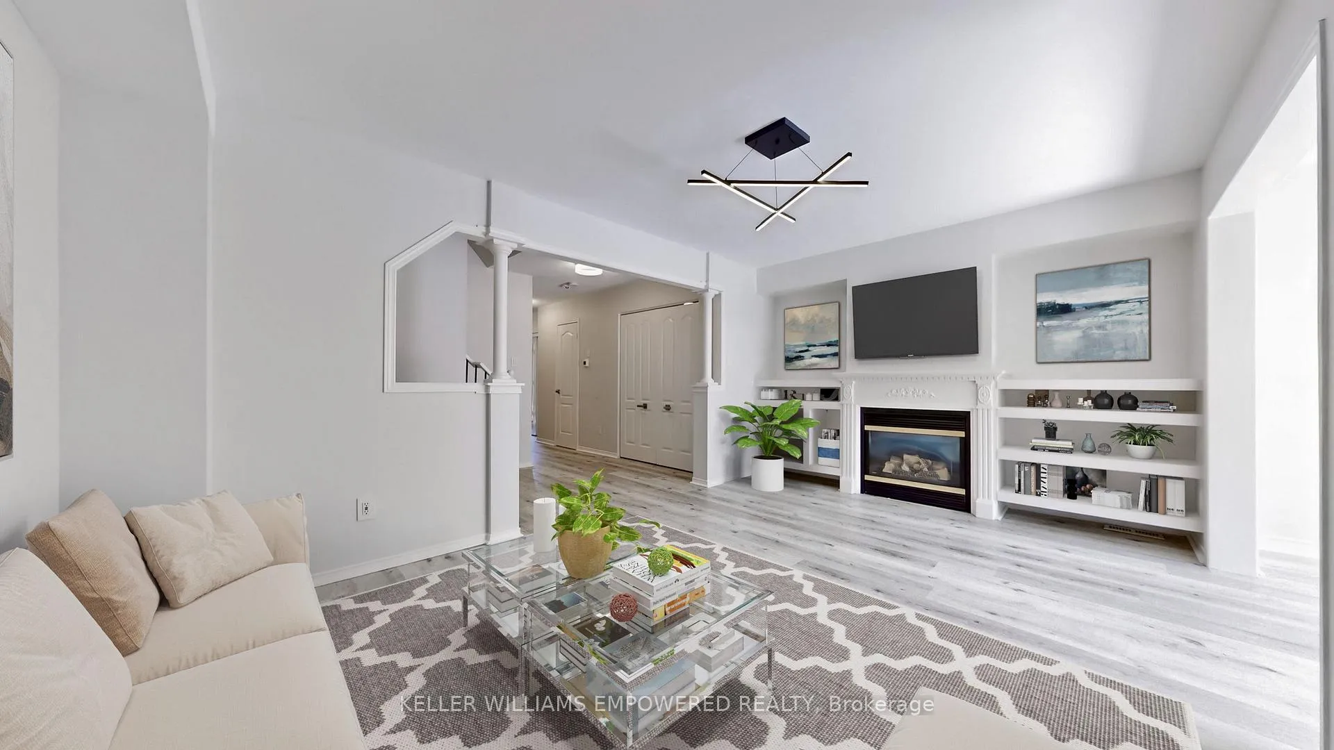 Photo 5 of 18 Benjamin Hood Crescent, Vaughan, Patterson — HOMEH