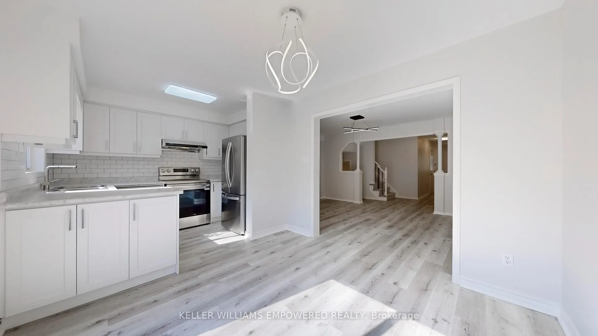 Photo 8 of 18 Benjamin Hood Crescent, Vaughan, Patterson — HOMEH