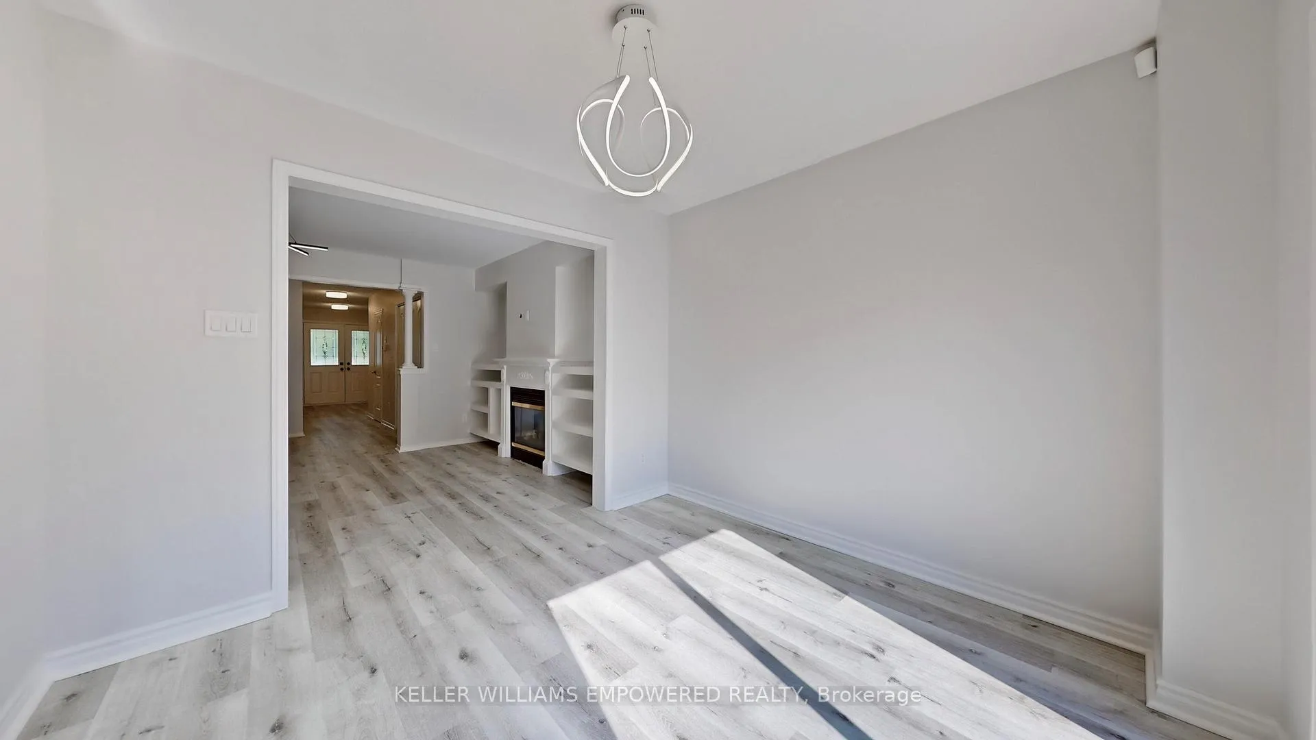 Photo 10 of 18 Benjamin Hood Crescent, Vaughan, Patterson — HOMEH