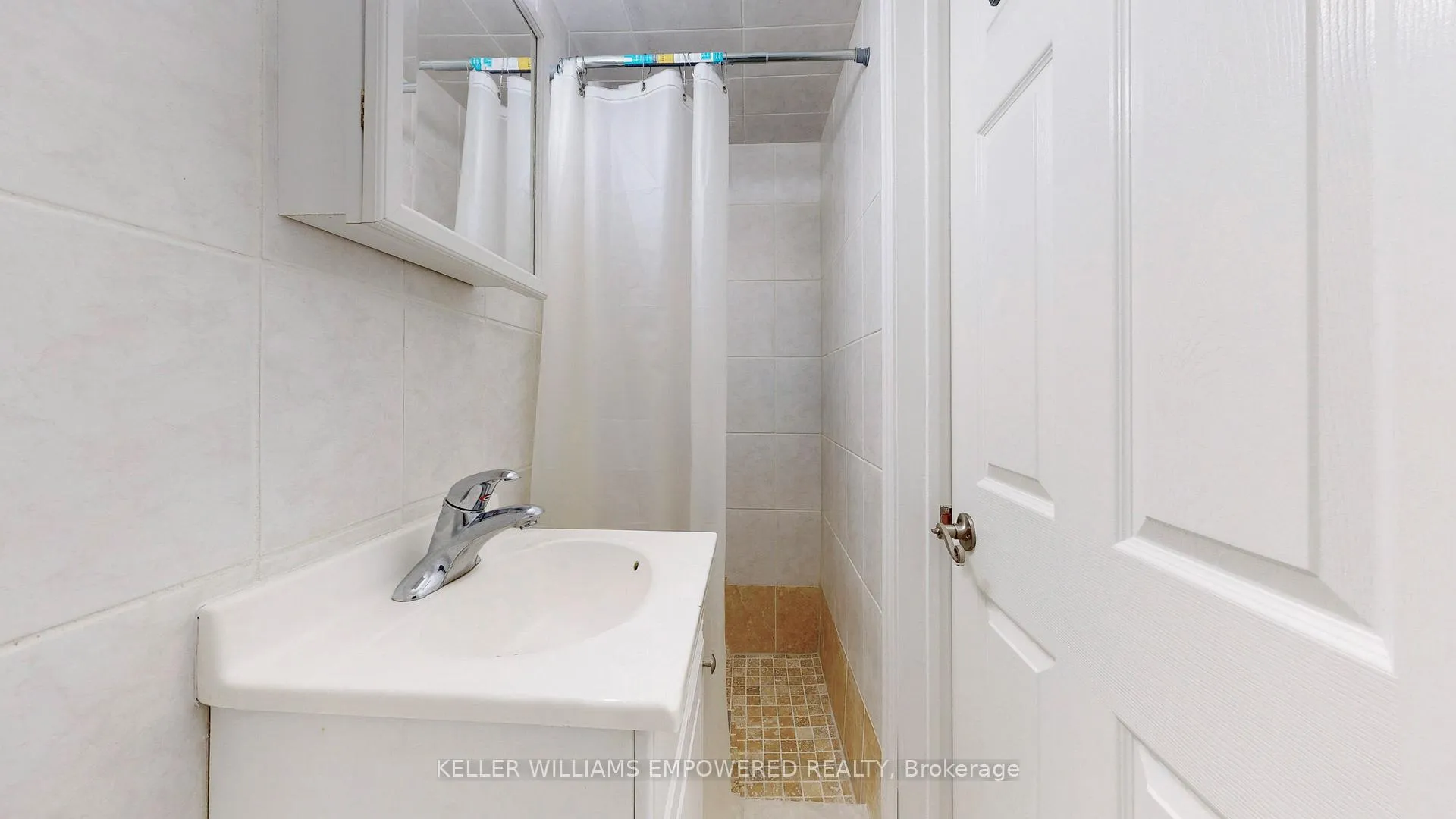 Photo 29 of 18 Benjamin Hood Crescent, Vaughan, Patterson — HOMEH