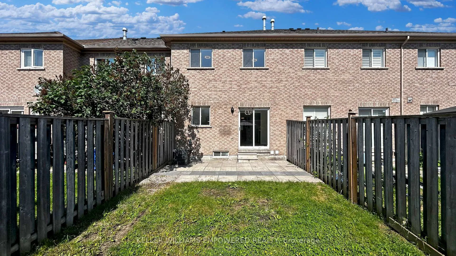 Photo 32 of 18 Benjamin Hood Crescent, Vaughan, Patterson — HOMEH