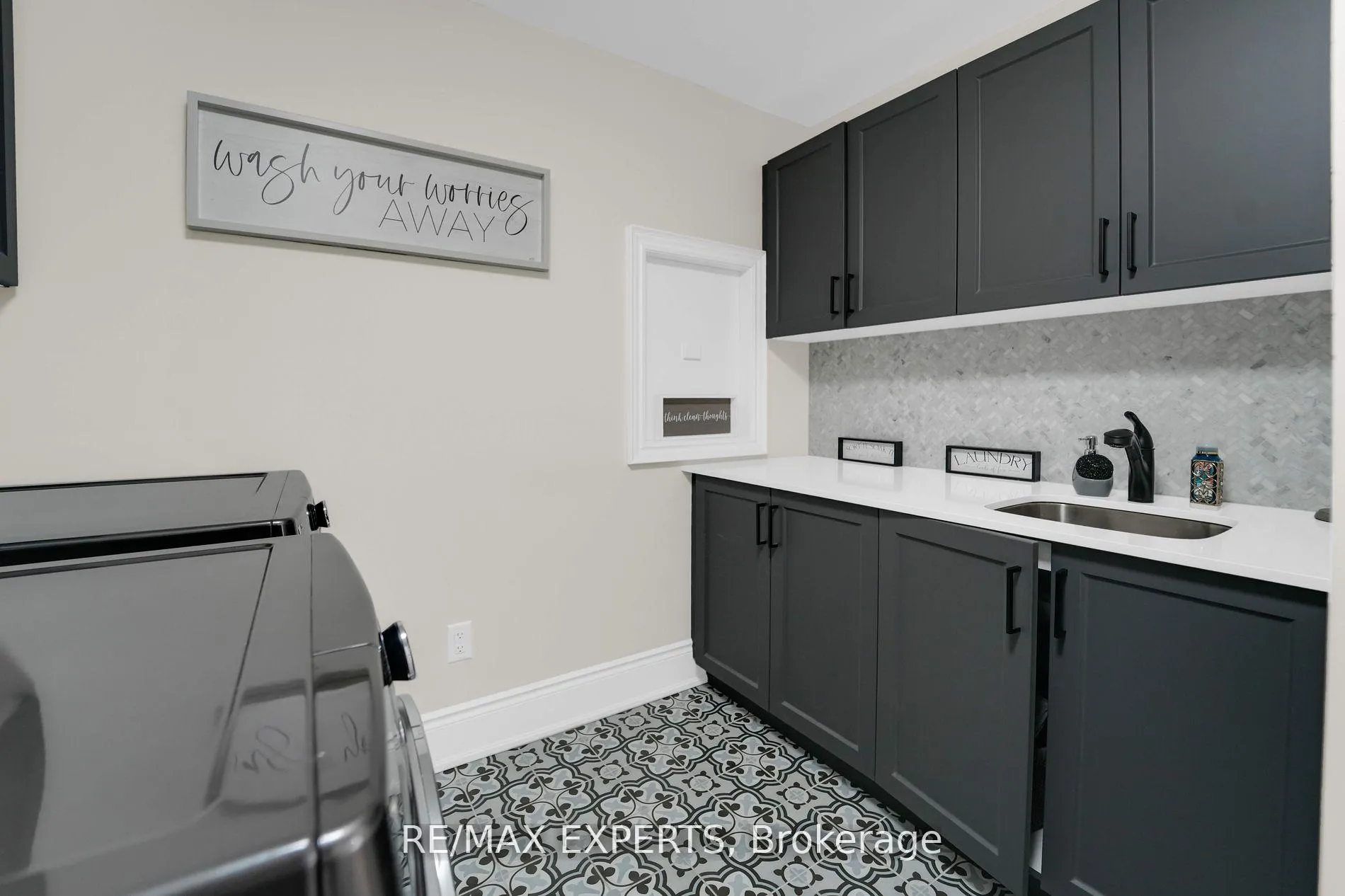 Photo 17 of 500 Picasso Court, Pickering, Rosebank — HOMEH