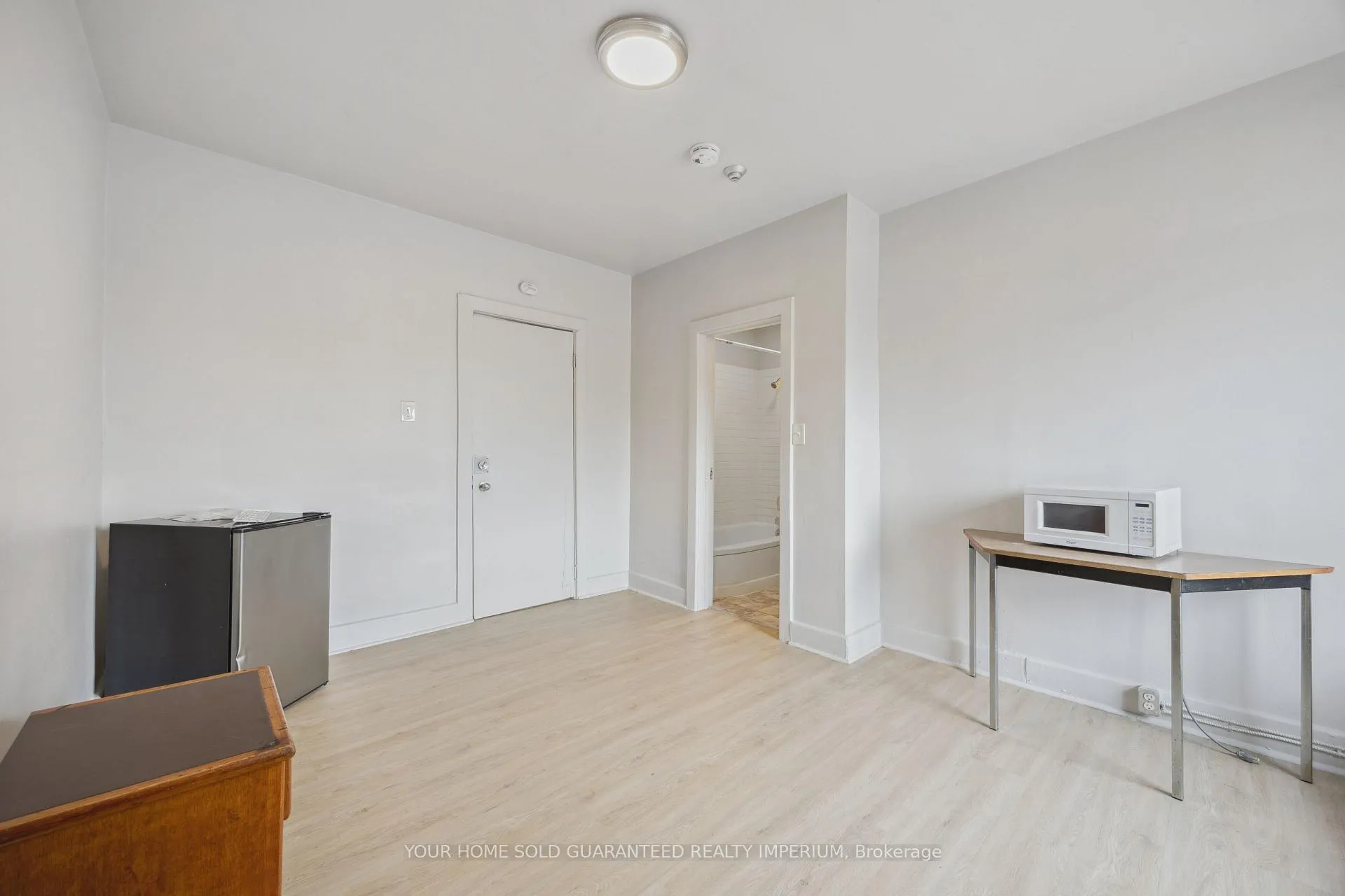 Photo 5 of Unit 202, 394 Simcoe Street S, Oshawa, Central — HOMEH