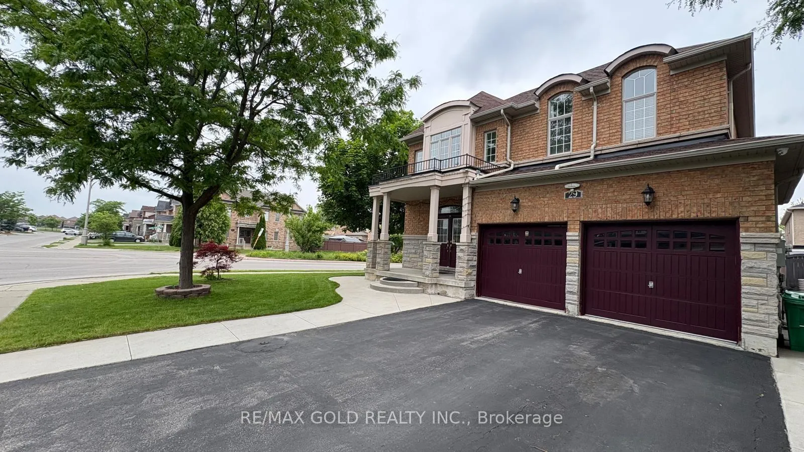 Photo 2 of 29 Homeview Road, Brampton, Bram East — HOMEH
