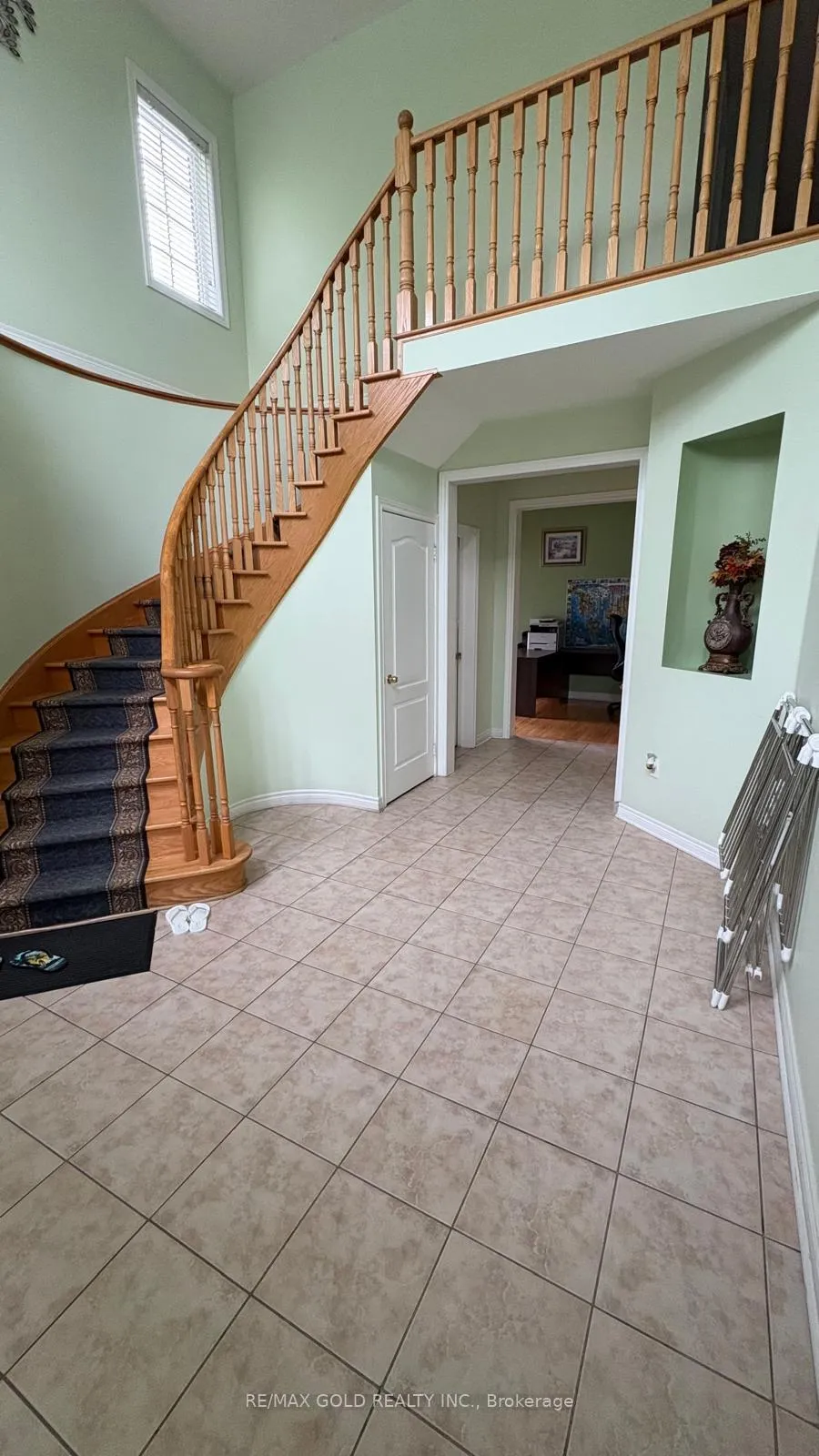 Photo 3 of 29 Homeview Road, Brampton, Bram East — HOMEH