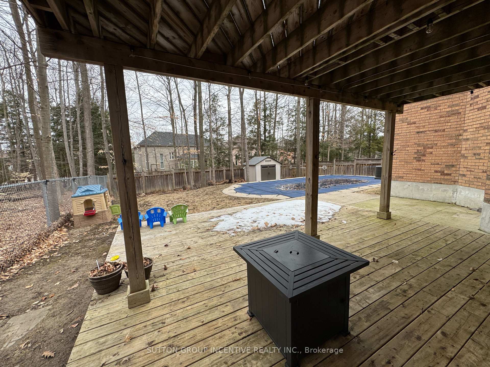 Photo 26 of 2 Camelot Square, Barrie, Innis-Shore — HOMEH