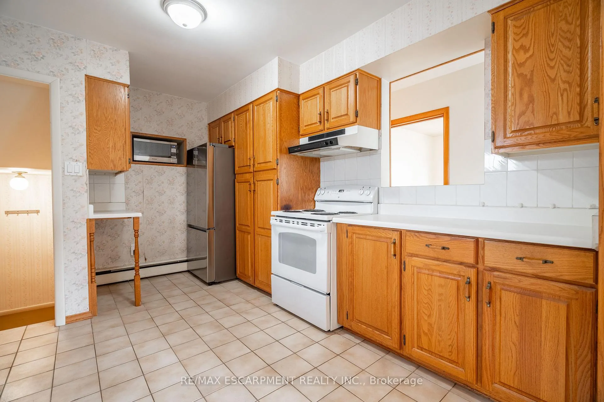 Photo 7 of 543 Tate Avenue, Hamilton, Parkview — HOMEH