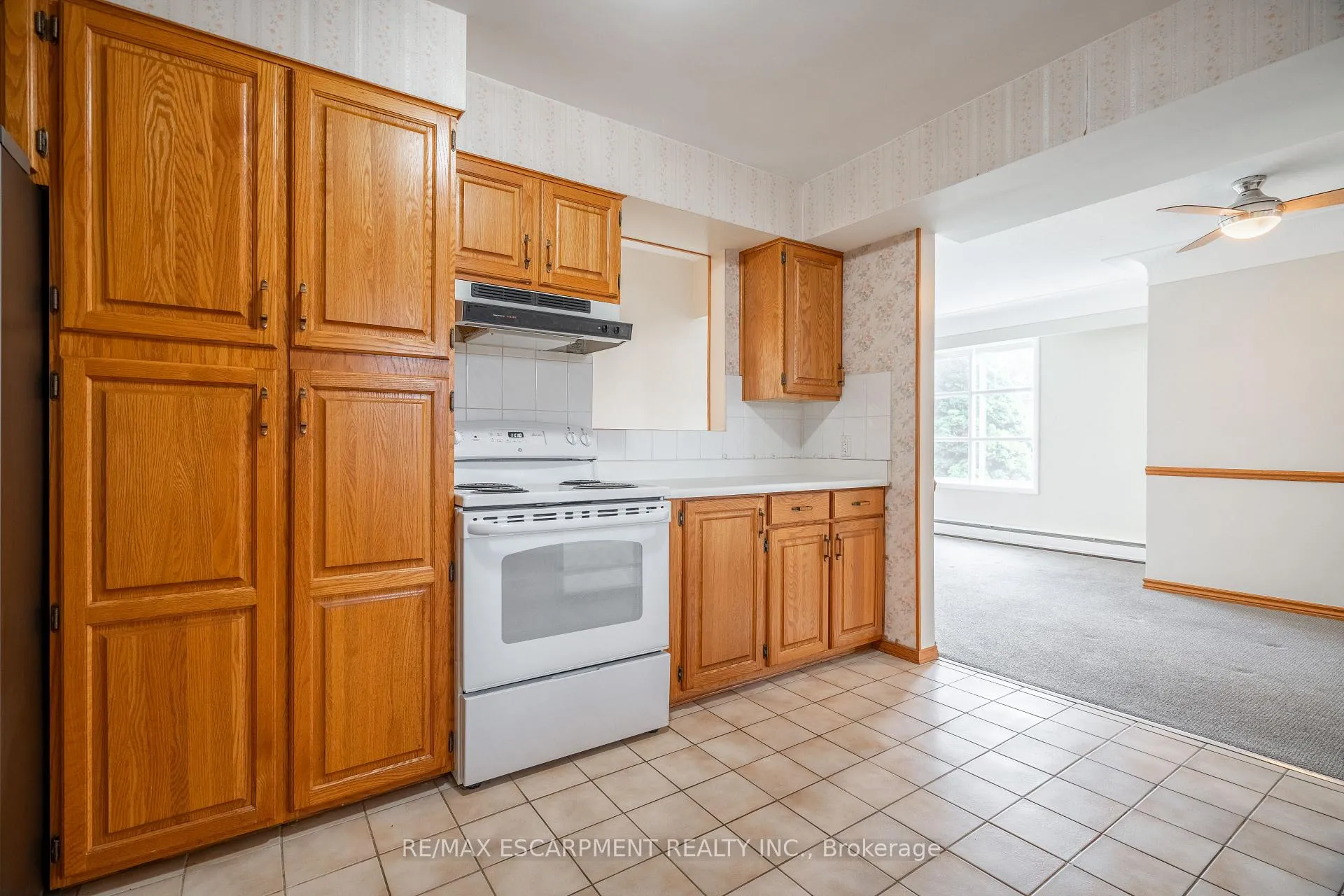 Photo 9 of 543 Tate Avenue, Hamilton, Parkview — HOMEH