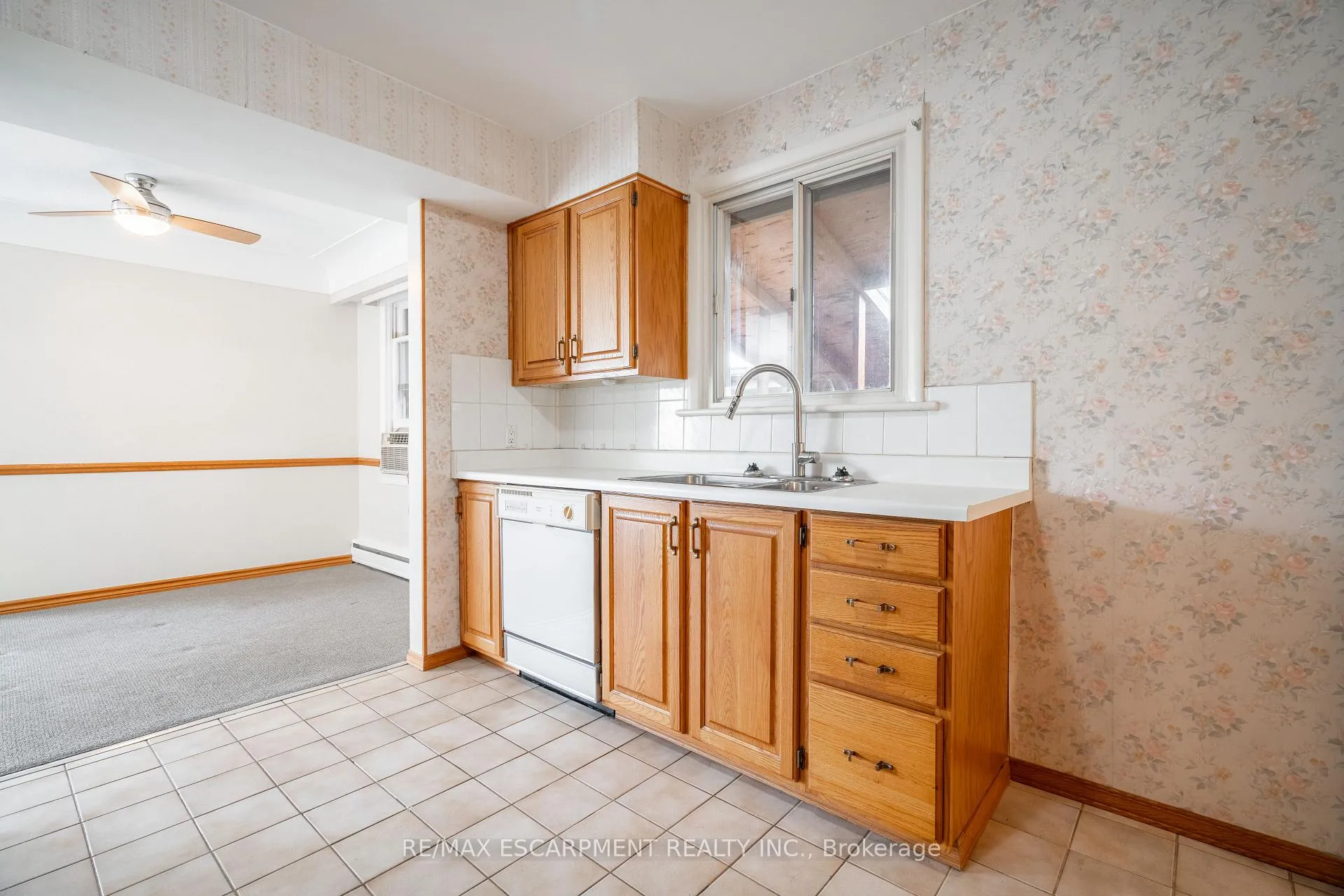 Photo 10 of 543 Tate Avenue, Hamilton, Parkview — HOMEH