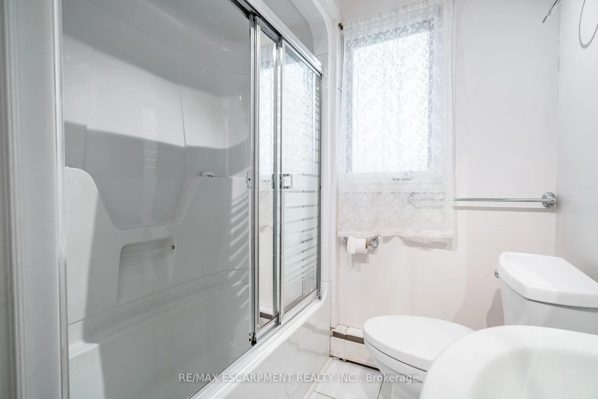 Photo 17 of 543 Tate Avenue, Hamilton, Parkview — HOMEH