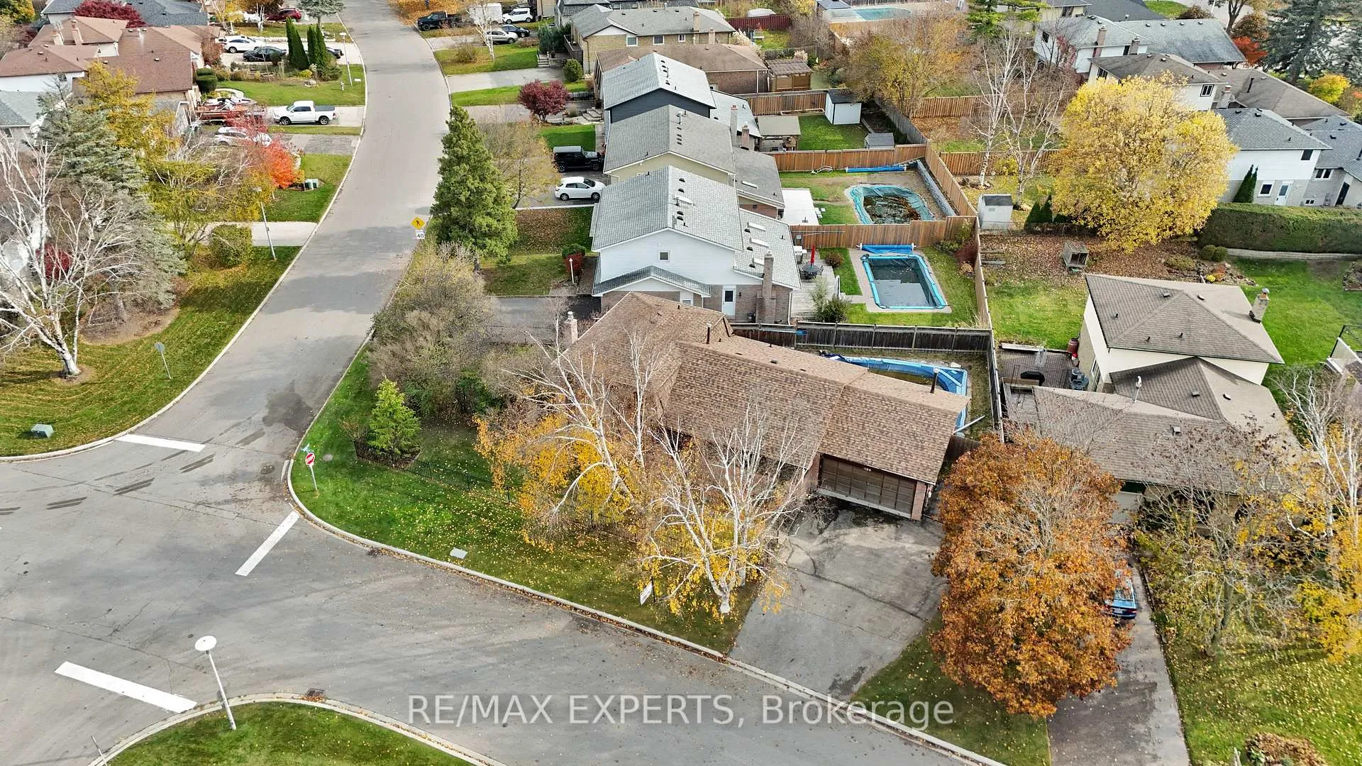 Photo 2 of 120 Hesp Drive, Caledon, Bolton West — HOMEH