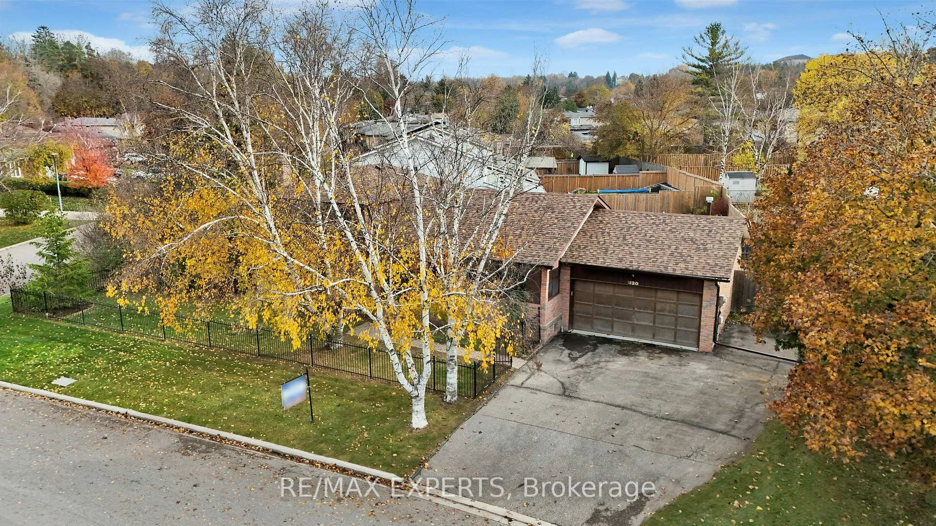 Photo 3 of 120 Hesp Drive, Caledon, Bolton West — HOMEH