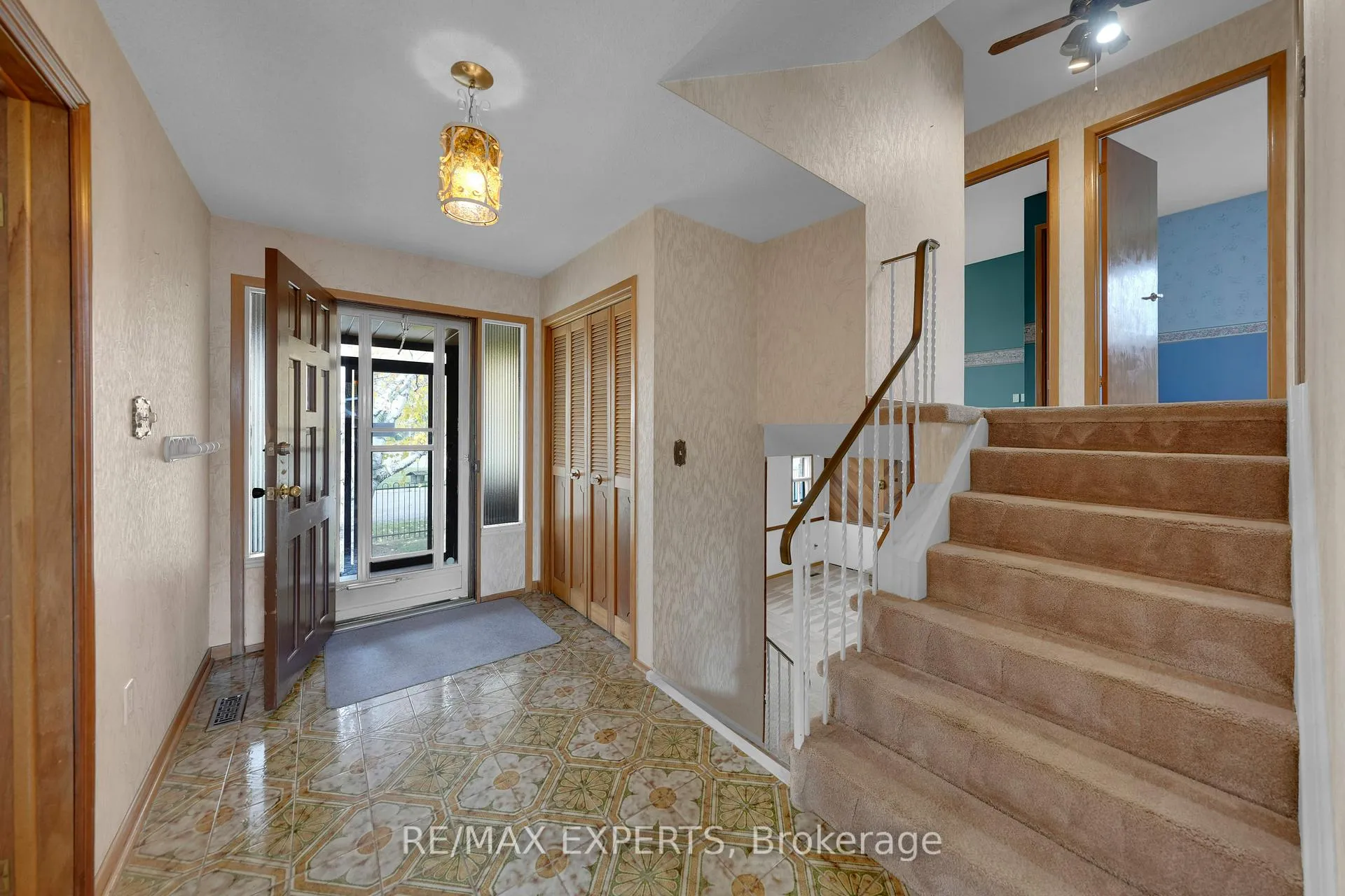 Photo 7 of 120 Hesp Drive, Caledon, Bolton West — HOMEH