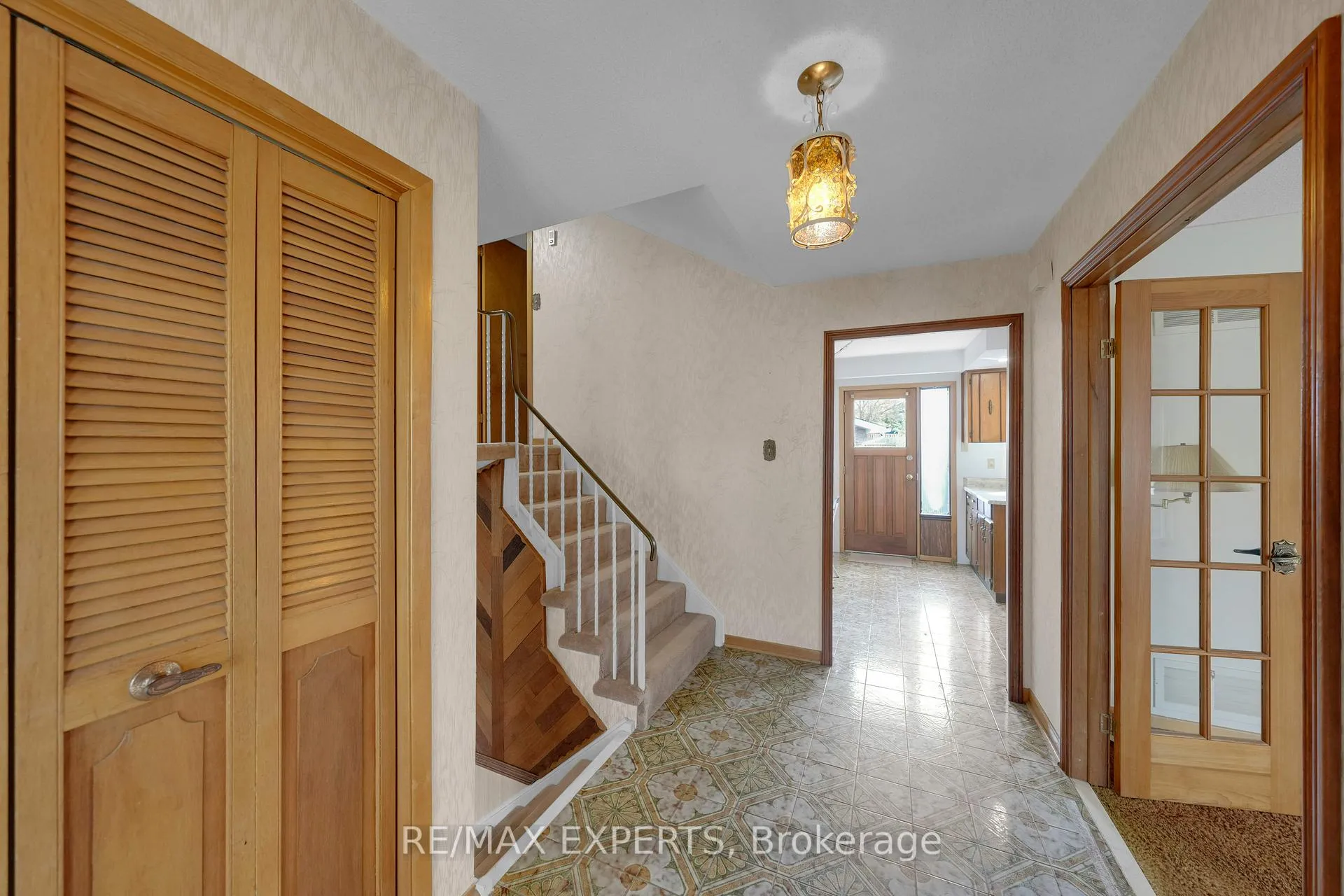 Photo 9 of 120 Hesp Drive, Caledon, Bolton West — HOMEH
