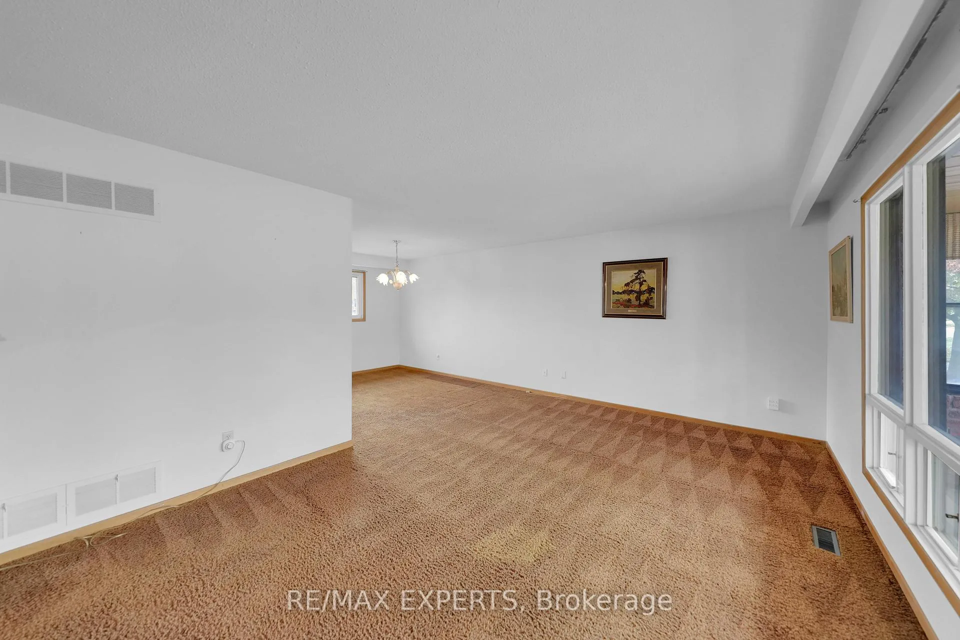 Photo 18 of 120 Hesp Drive, Caledon, Bolton West — HOMEH