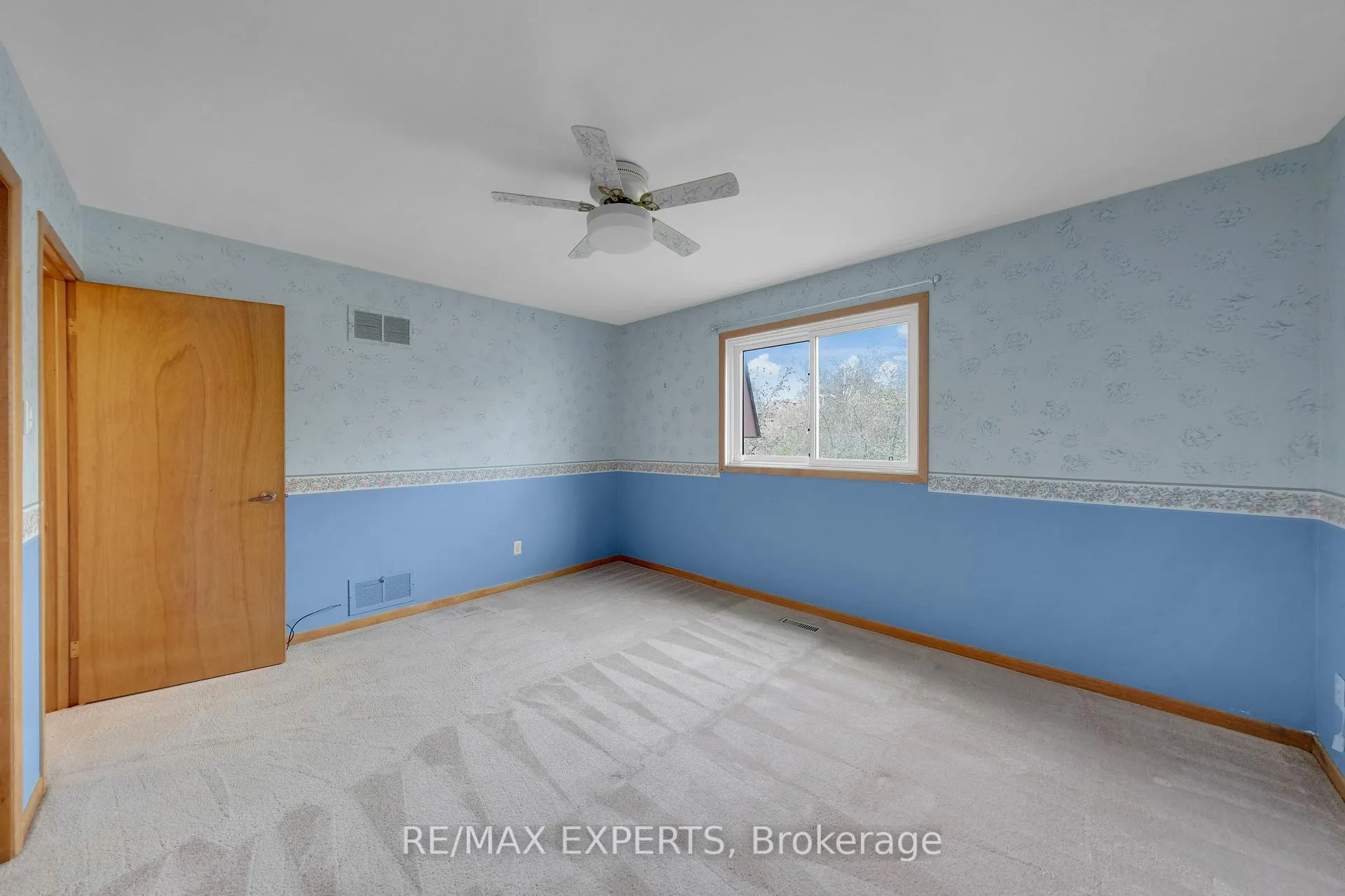 Photo 23 of 120 Hesp Drive, Caledon, Bolton West — HOMEH