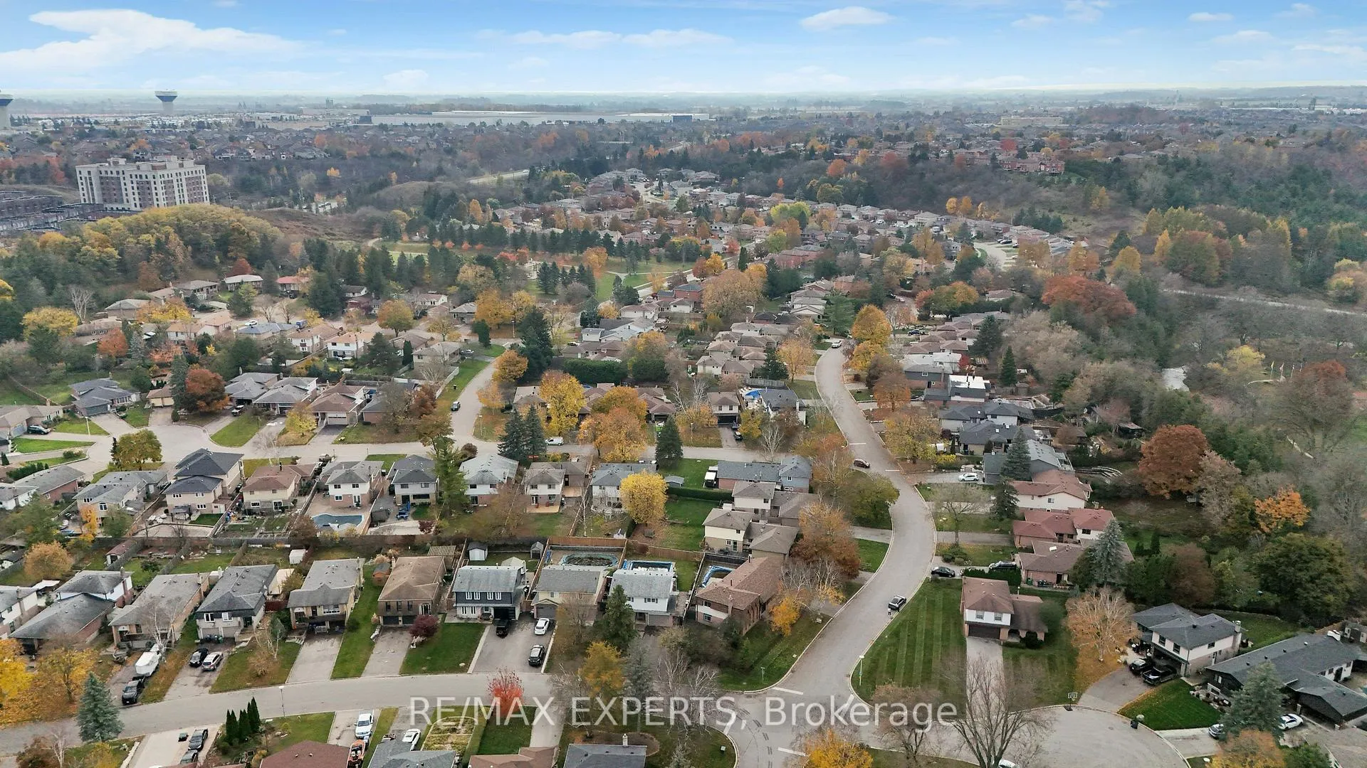 Photo 40 of 120 Hesp Drive, Caledon, Bolton West — HOMEH