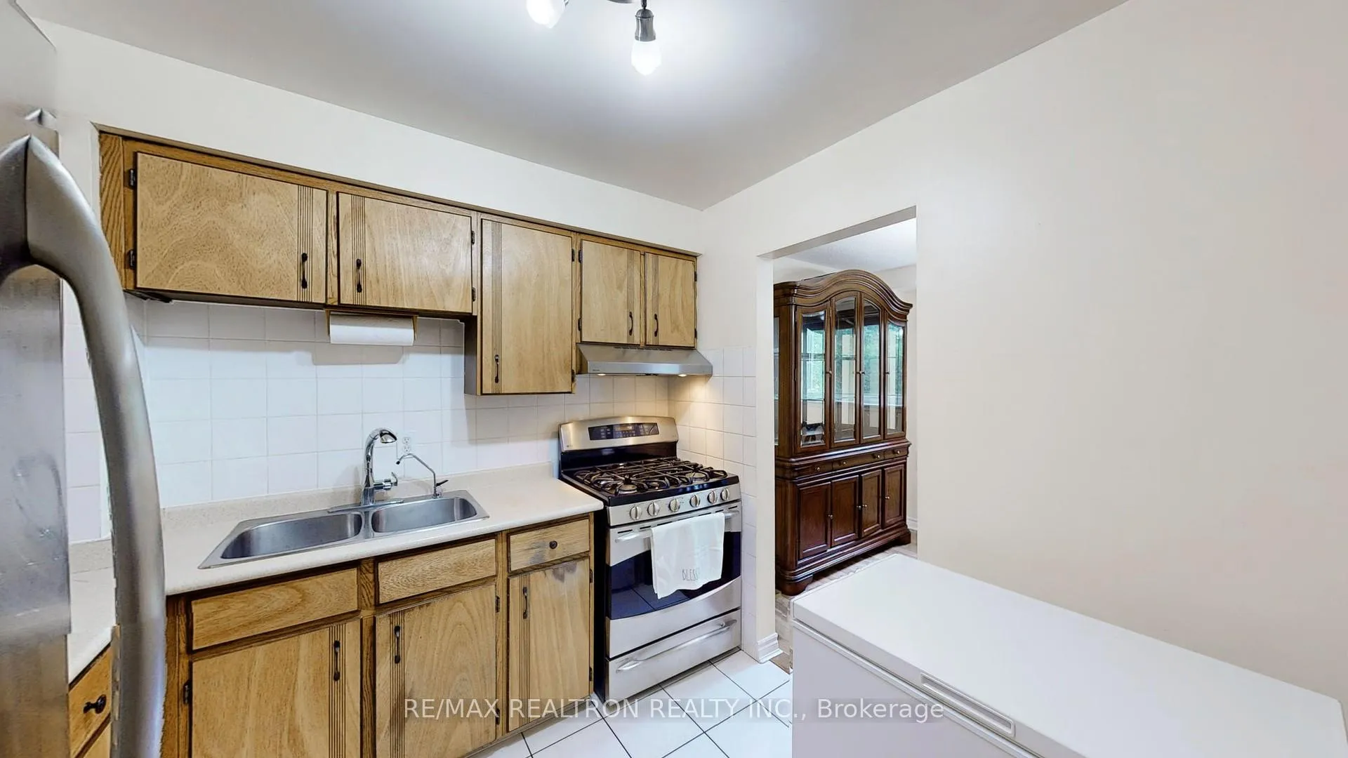 Photo 12 of Unit 27, 51 Paulander Drive, Kitchener — HOMEH