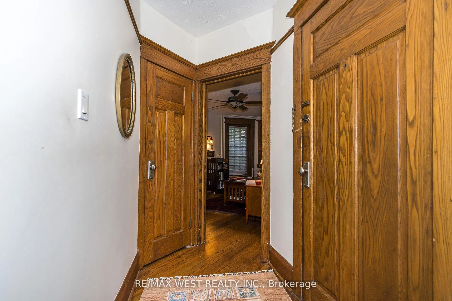 Photo 6 of 9 A&B Humewood Drive, Toronto, Humewood-Cedarvale — HOMEH