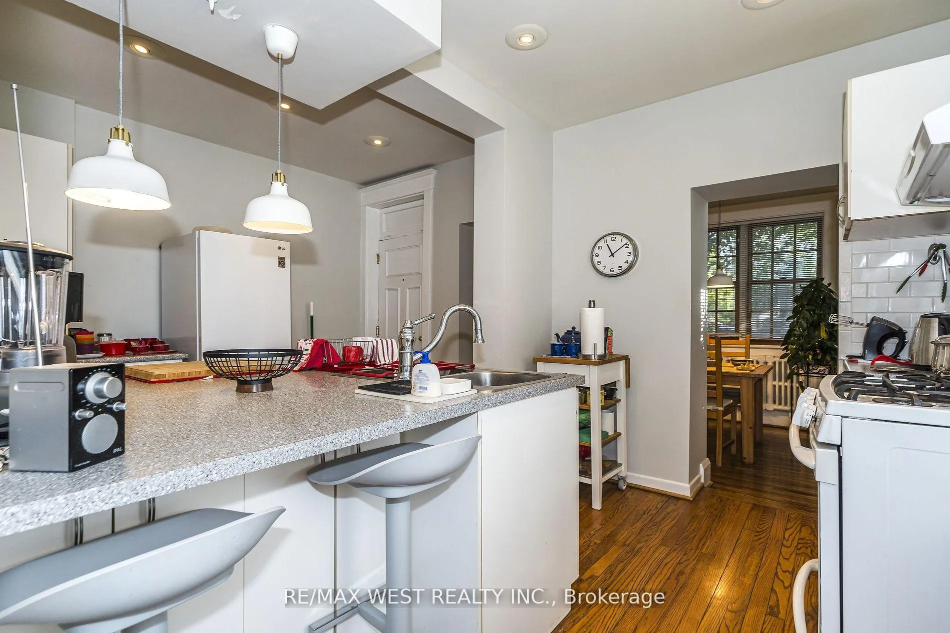 Photo 15 of 9 A&B Humewood Drive, Toronto, Humewood-Cedarvale — HOMEH
