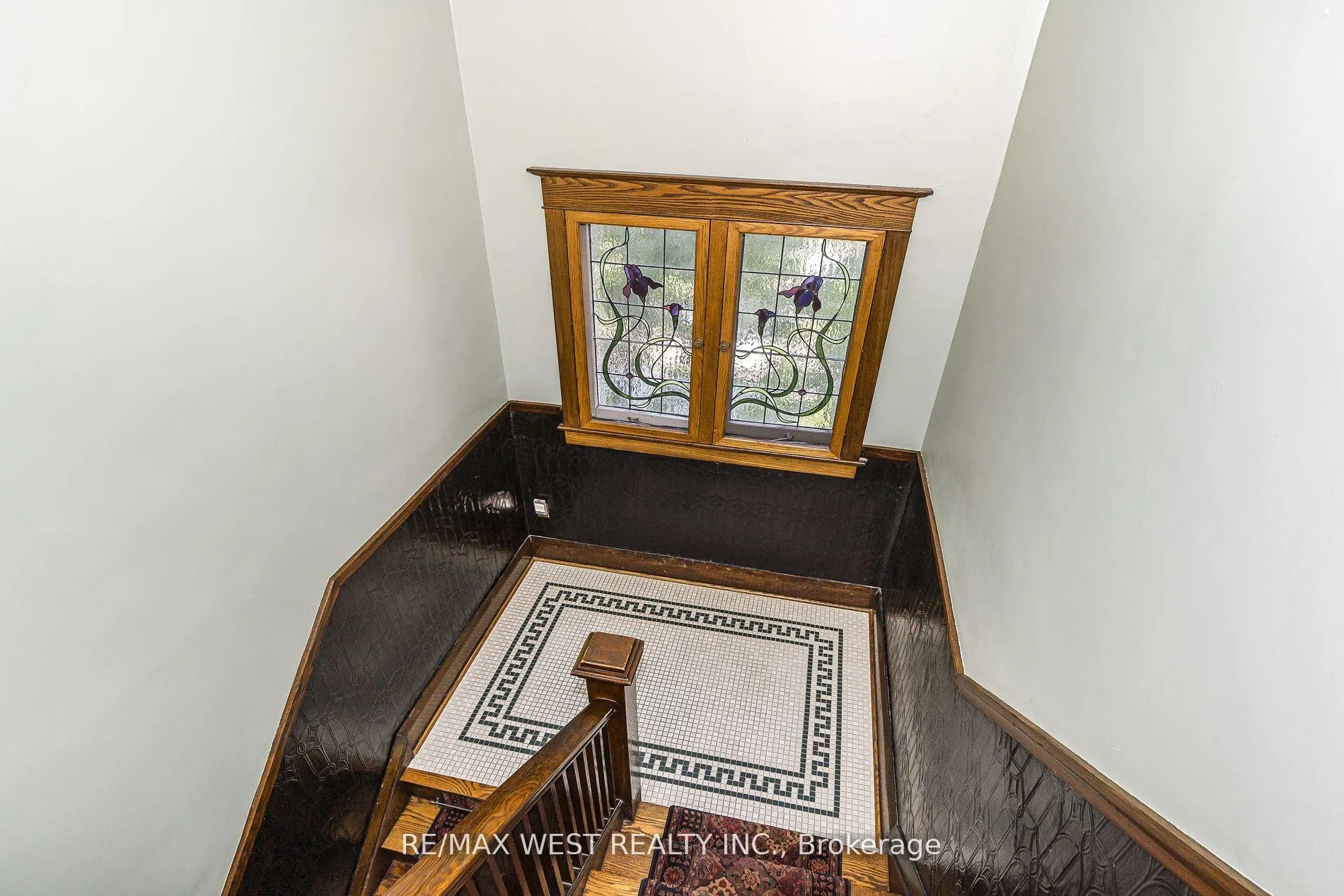 Photo 18 of 9 A&B Humewood Drive, Toronto, Humewood-Cedarvale — HOMEH