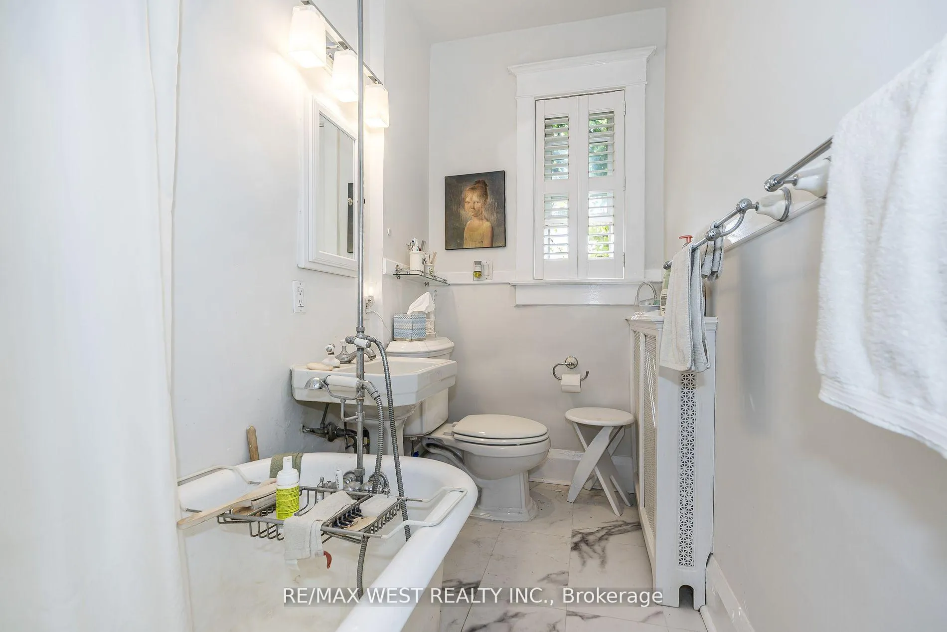 Photo 27 of 9 A&B Humewood Drive, Toronto, Humewood-Cedarvale — HOMEH