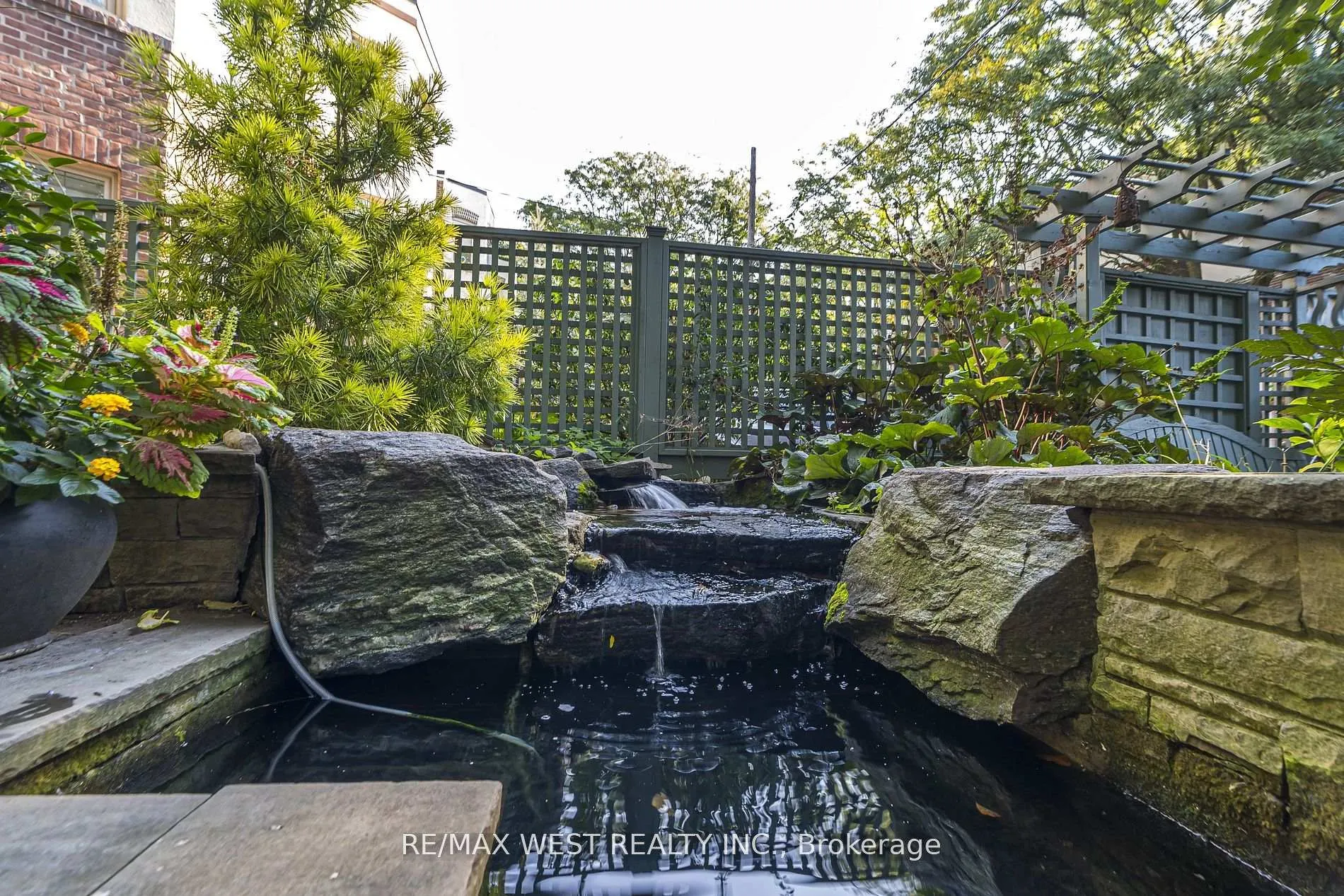 Photo 35 of 9 A&B Humewood Drive, Toronto, Humewood-Cedarvale — HOMEH