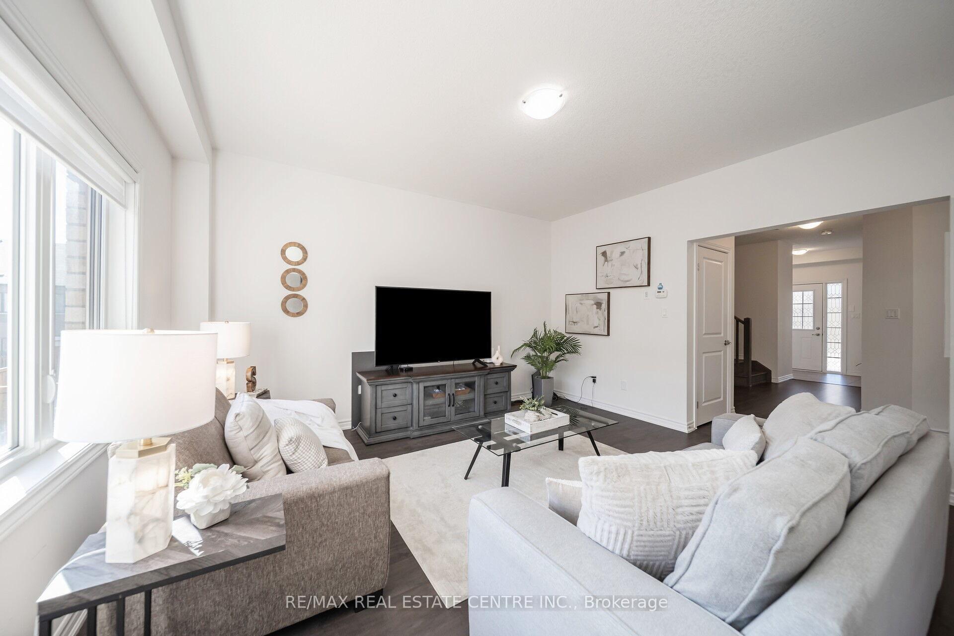 Photo 13 of 22 Doug Foulds Way, Brant, Paris — HOMEH