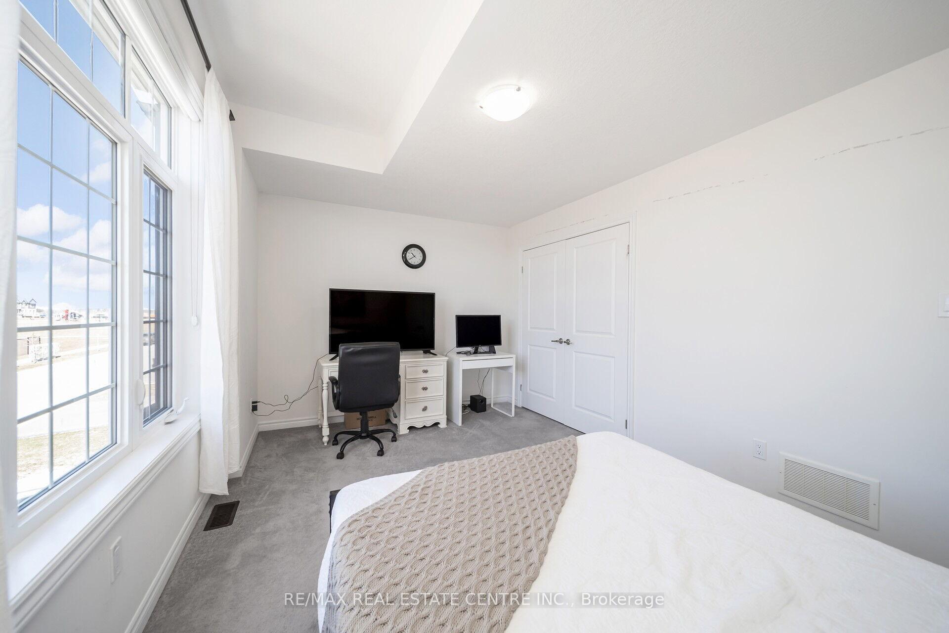 Photo 39 of 22 Doug Foulds Way, Brant, Paris — HOMEH