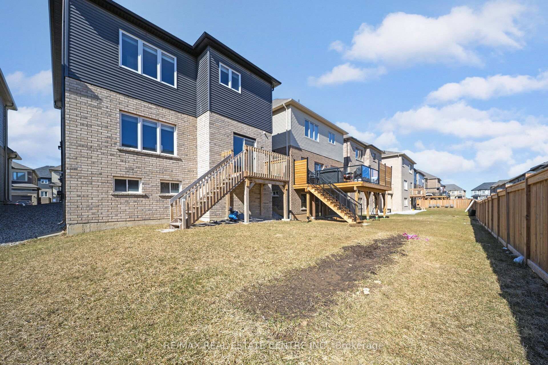 Photo 44 of 22 Doug Foulds Way, Brant, Paris — HOMEH