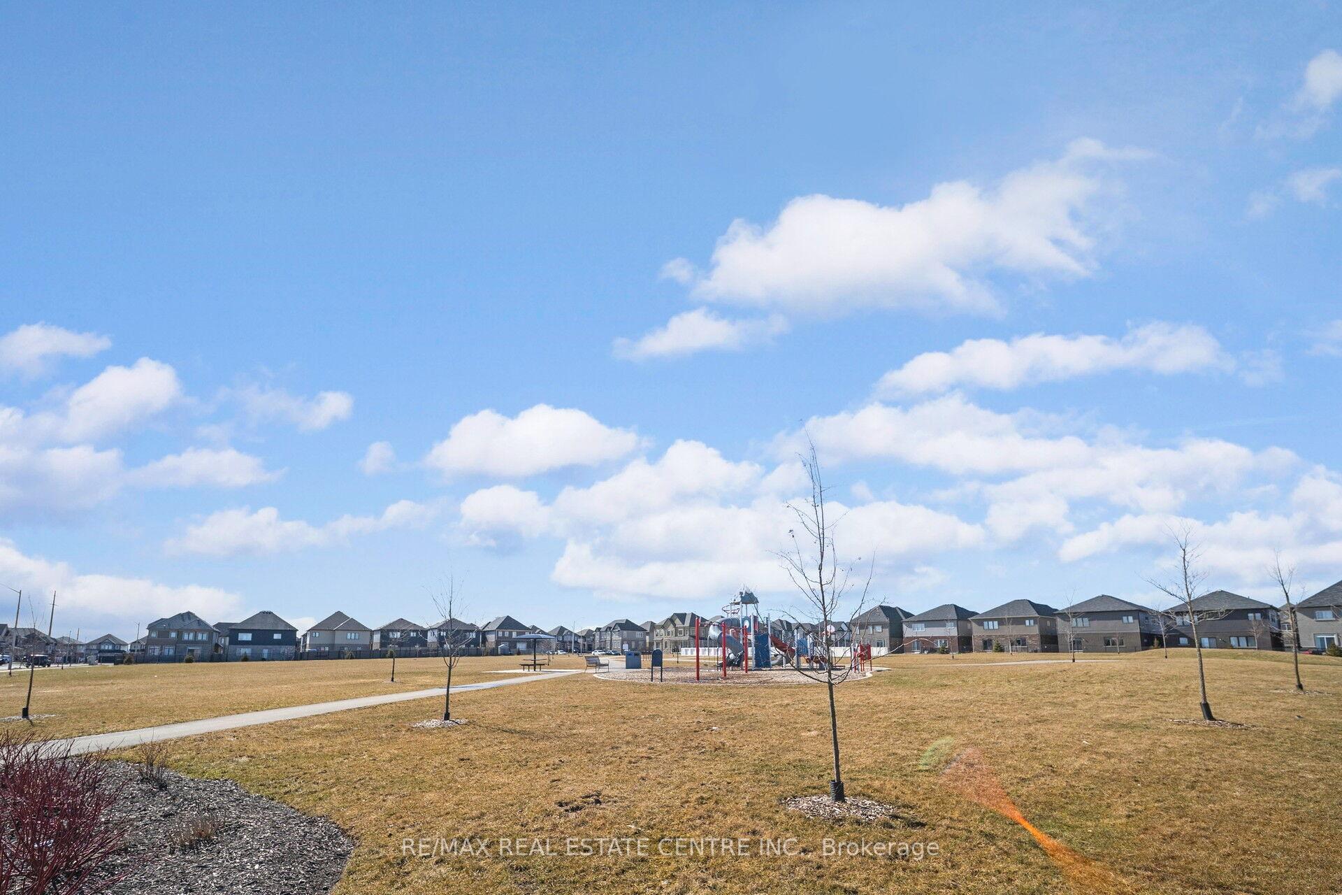 Photo 47 of 22 Doug Foulds Way, Brant, Paris — HOMEH