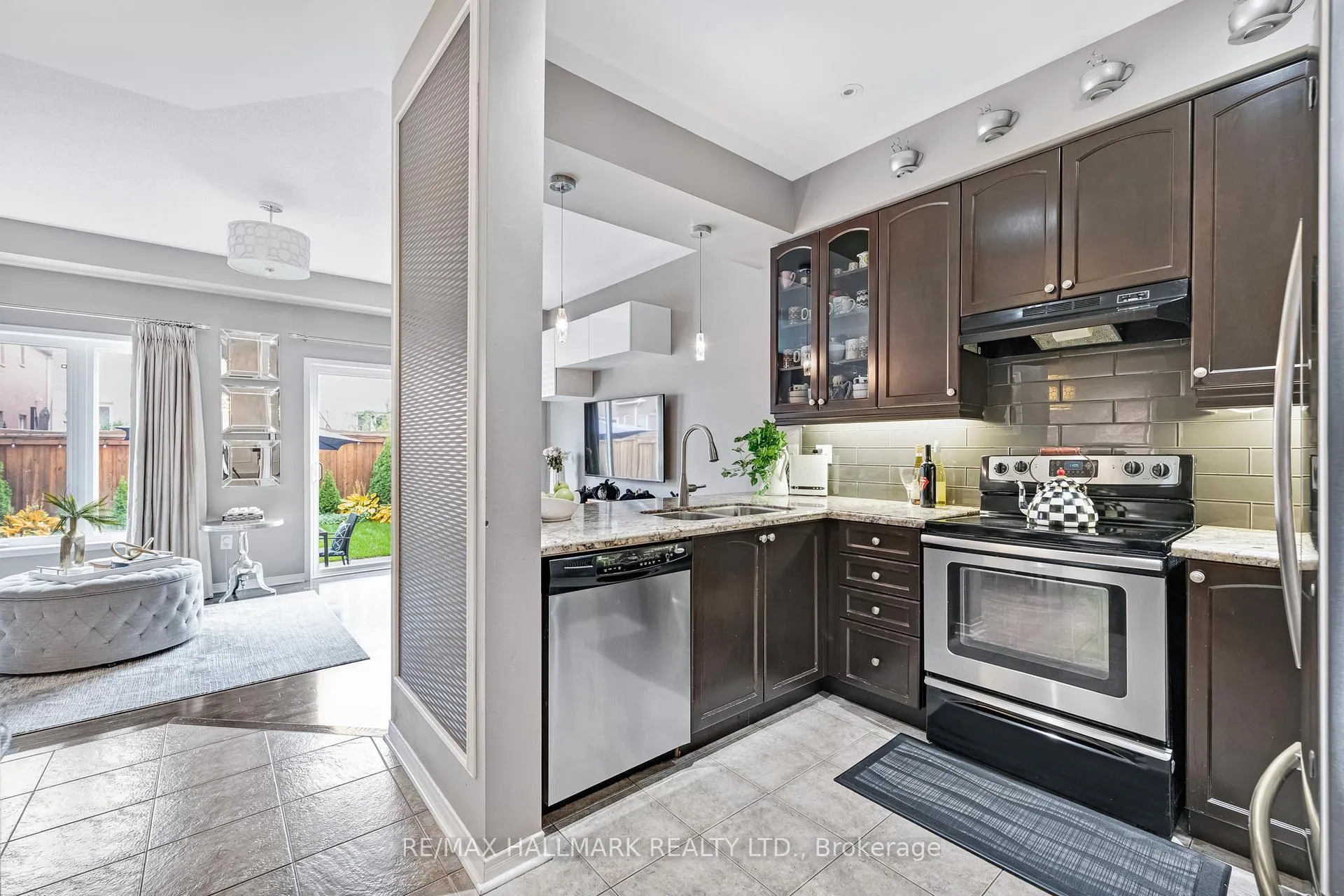 Photo 10 of 67 Boticelli Way, Vaughan, Vellore Village — HOMEH
