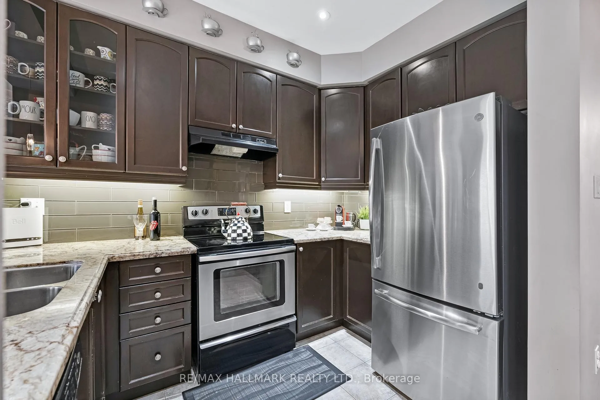 Photo 12 of 67 Boticelli Way, Vaughan, Vellore Village — HOMEH