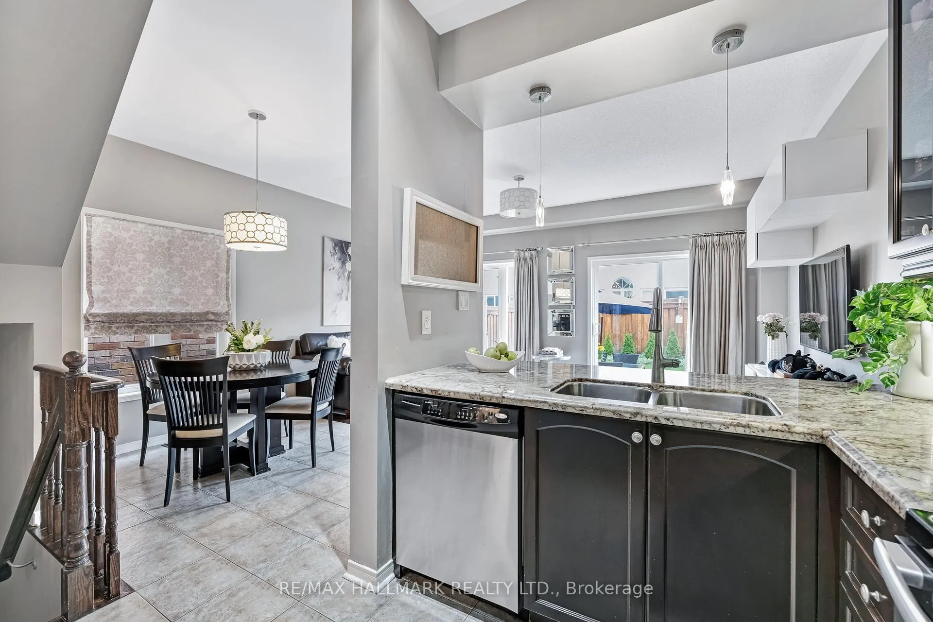 Photo 13 of 67 Boticelli Way, Vaughan, Vellore Village — HOMEH