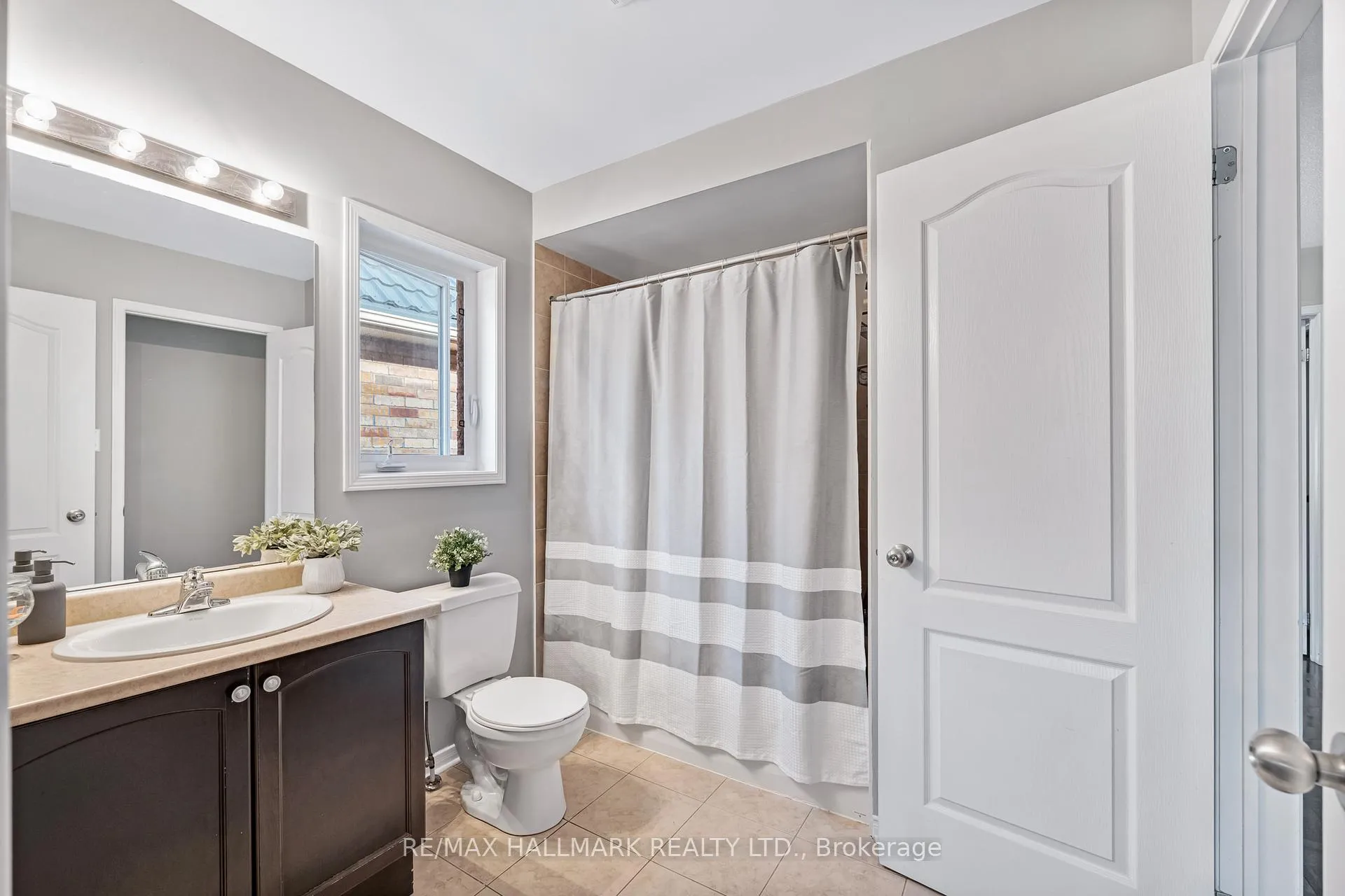 Photo 27 of 67 Boticelli Way, Vaughan, Vellore Village — HOMEH