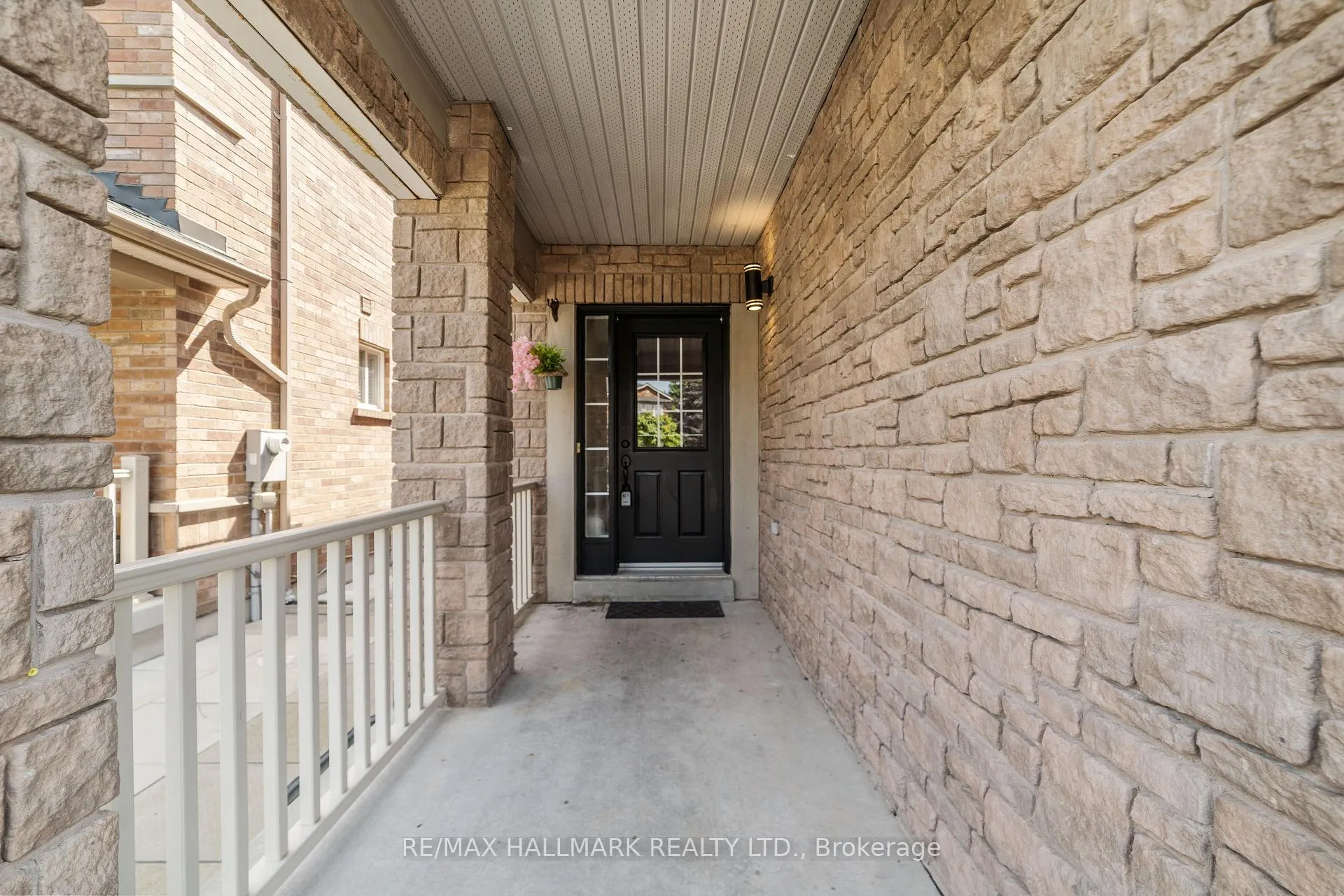 Photo 3 of 146 Collis Drive, Aurora, Bayview Northeast — HOMEH