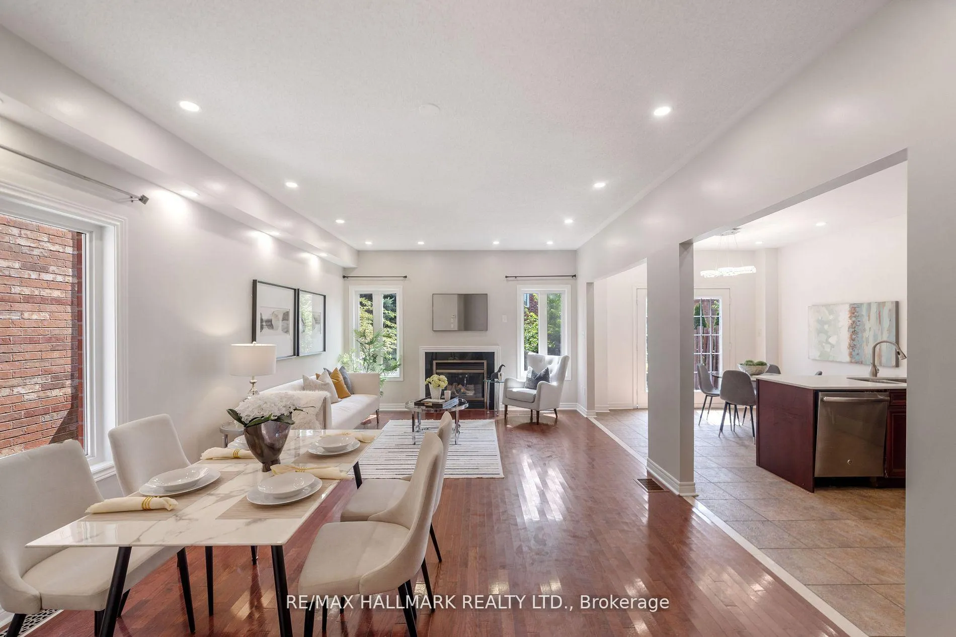Photo 6 of 146 Collis Drive, Aurora, Bayview Northeast — HOMEH