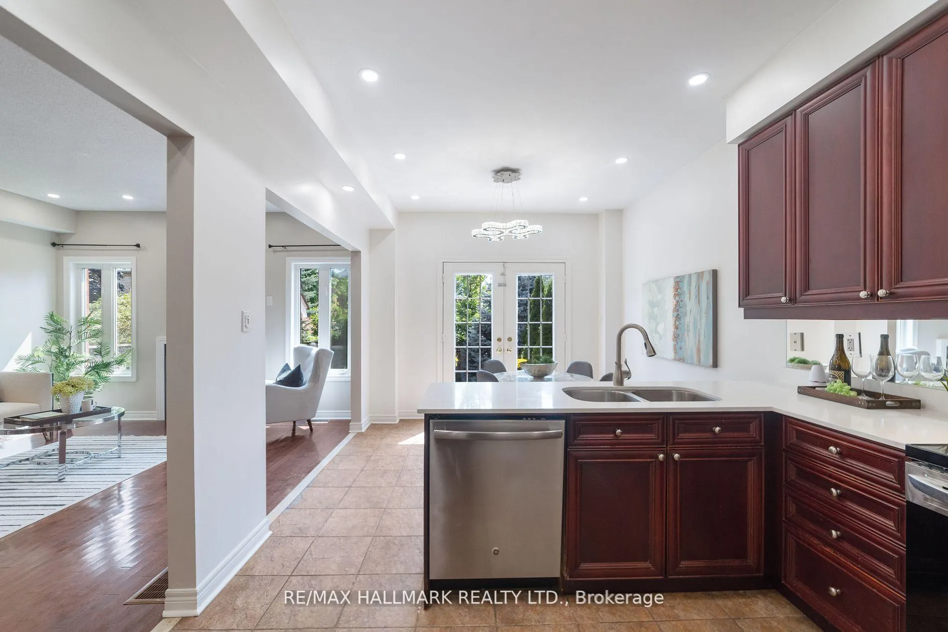 Photo 8 of 146 Collis Drive, Aurora, Bayview Northeast — HOMEH
