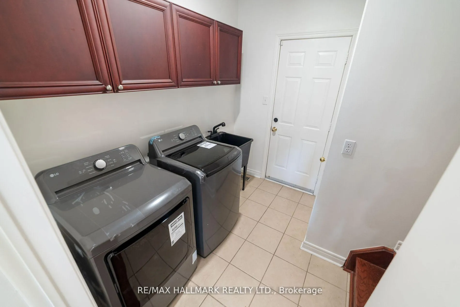 Photo 20 of 146 Collis Drive, Aurora, Bayview Northeast — HOMEH
