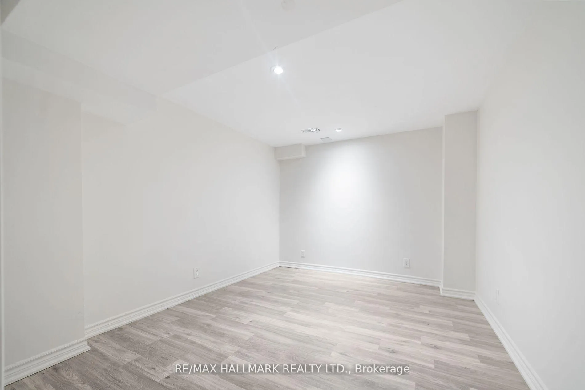 Photo 22 of 146 Collis Drive, Aurora, Bayview Northeast — HOMEH