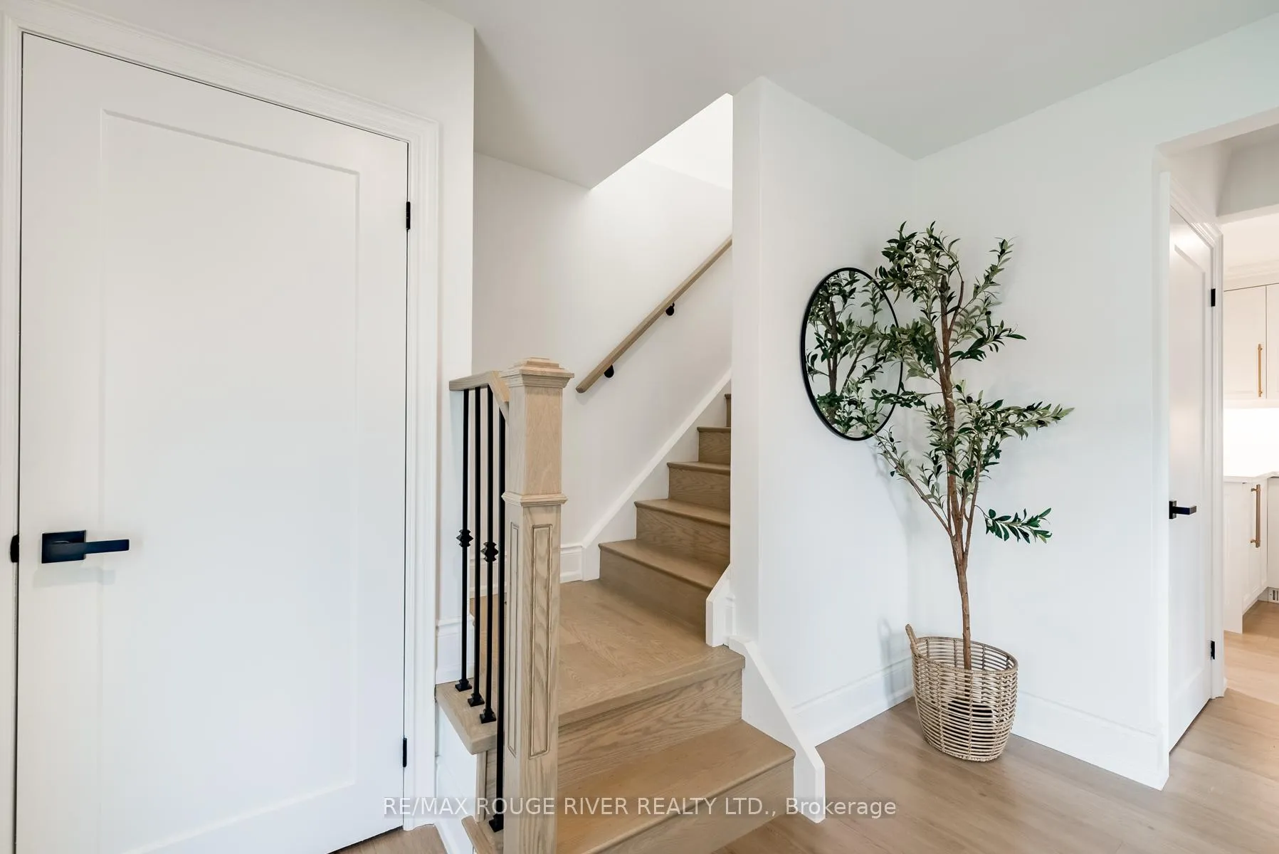 Photo 6 of 364 Holcan Avenue, Oshawa, O'Neill — HOMEH