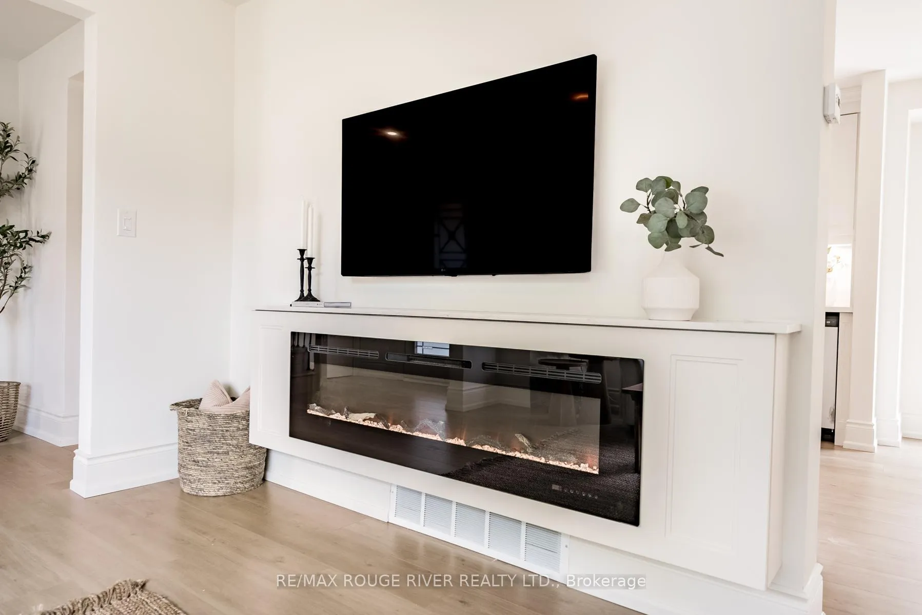 Photo 8 of 364 Holcan Avenue, Oshawa, O'Neill — HOMEH