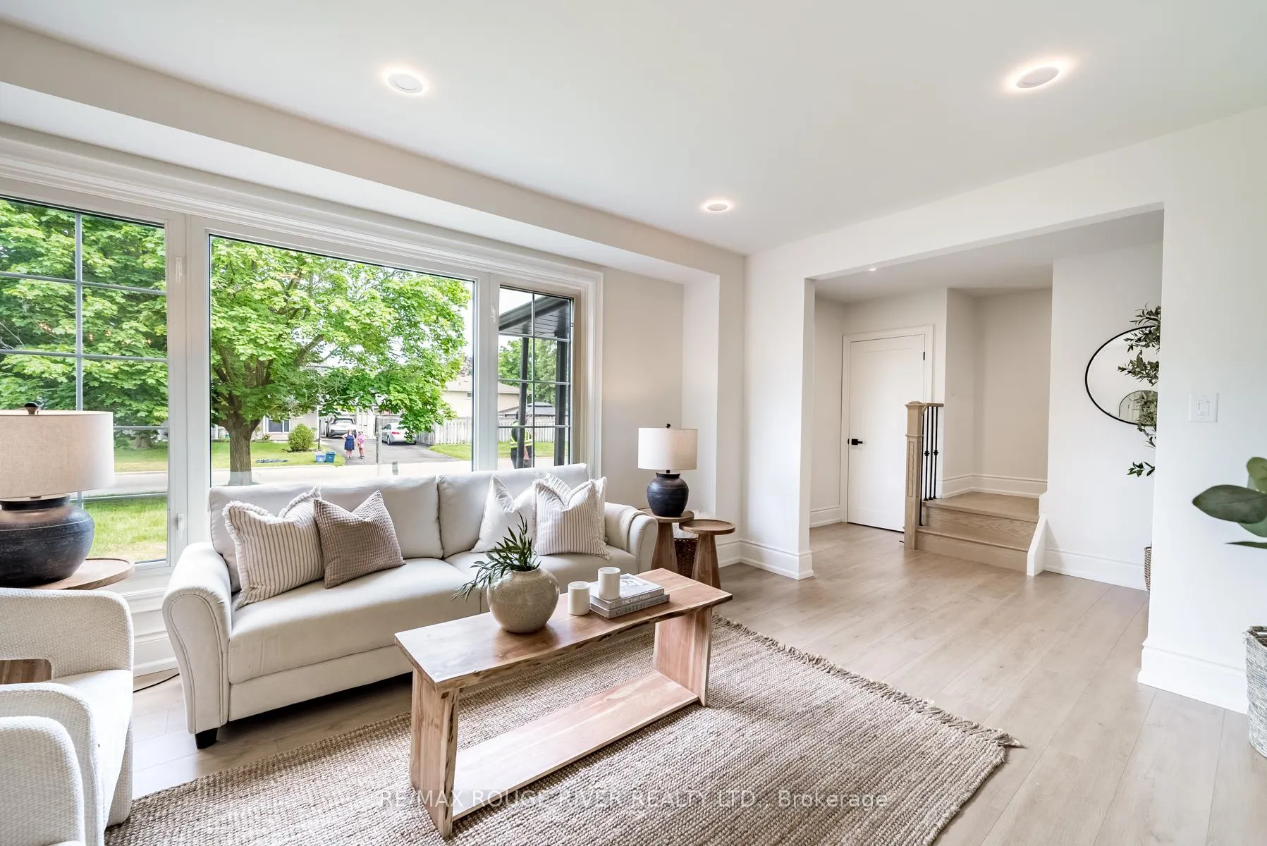 Photo 10 of 364 Holcan Avenue, Oshawa, O'Neill — HOMEH