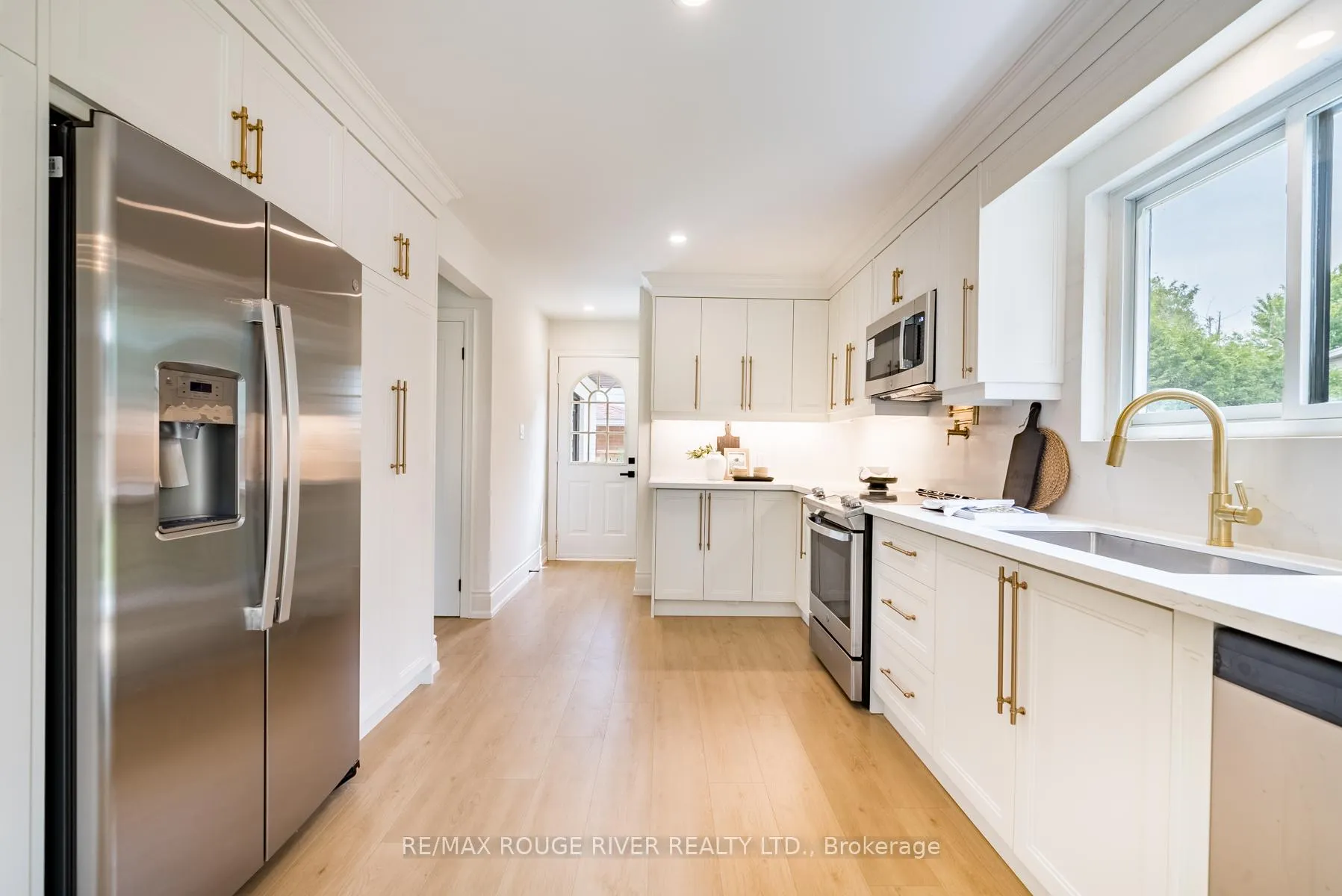 Photo 13 of 364 Holcan Avenue, Oshawa, O'Neill — HOMEH