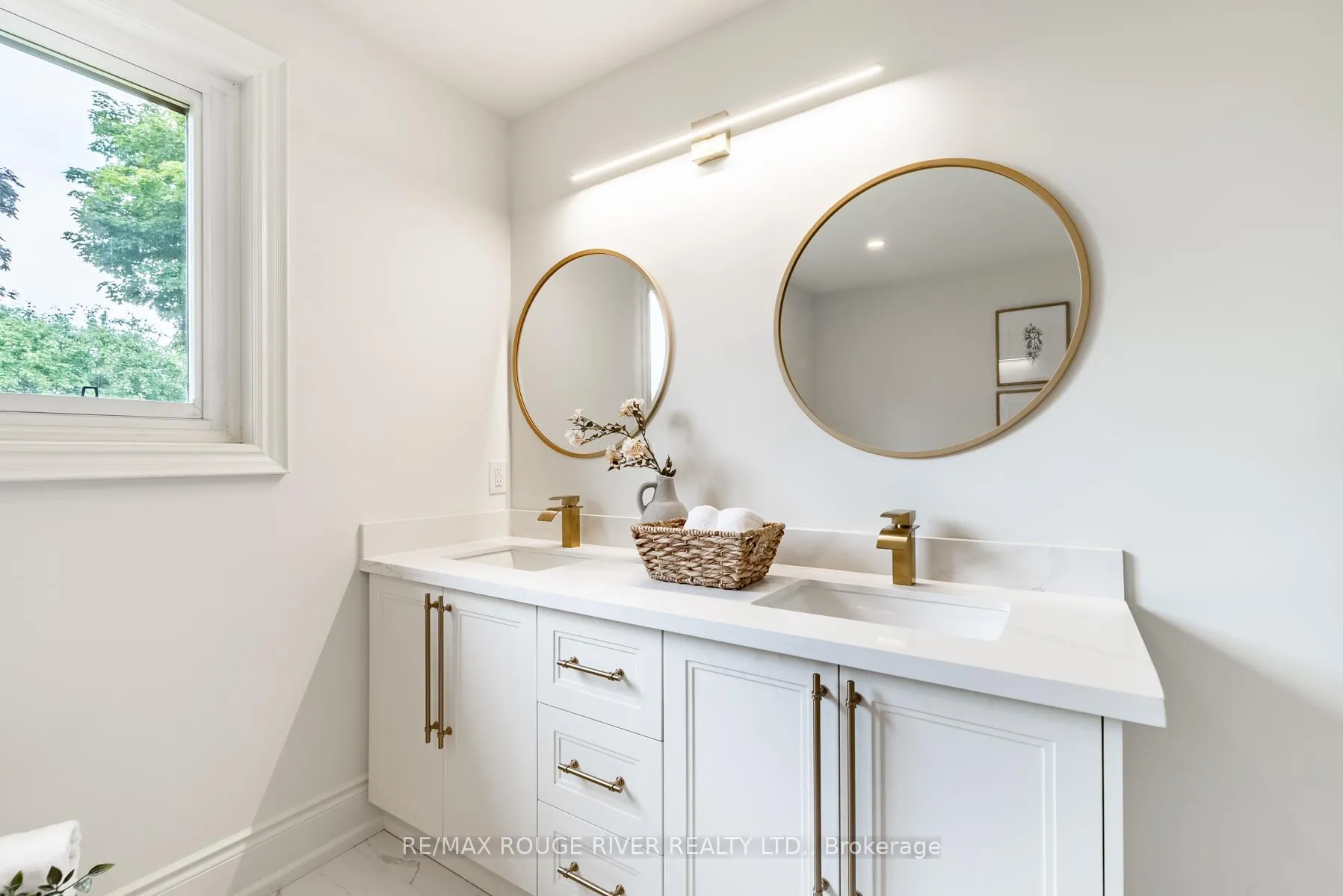Photo 20 of 364 Holcan Avenue, Oshawa, O'Neill — HOMEH