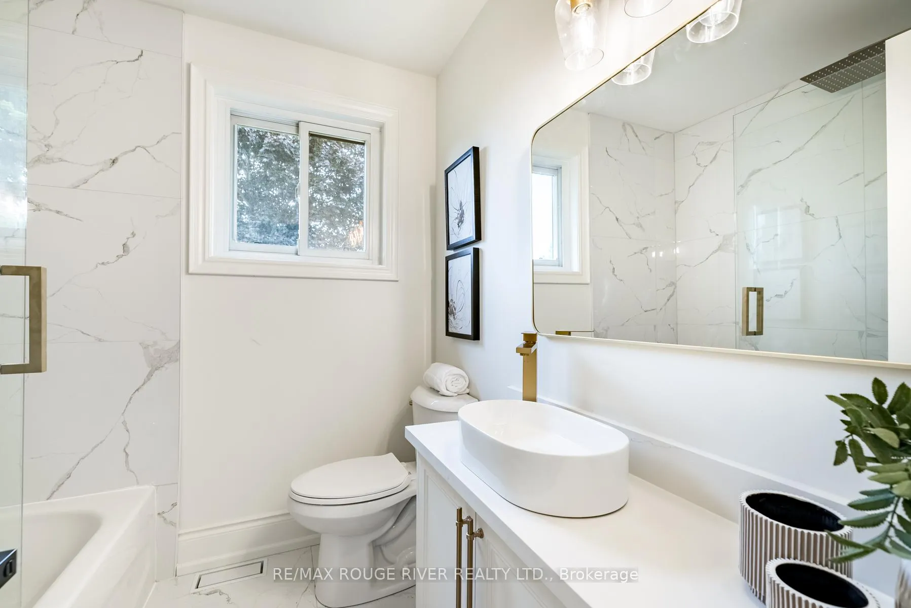 Photo 25 of 364 Holcan Avenue, Oshawa, O'Neill — HOMEH