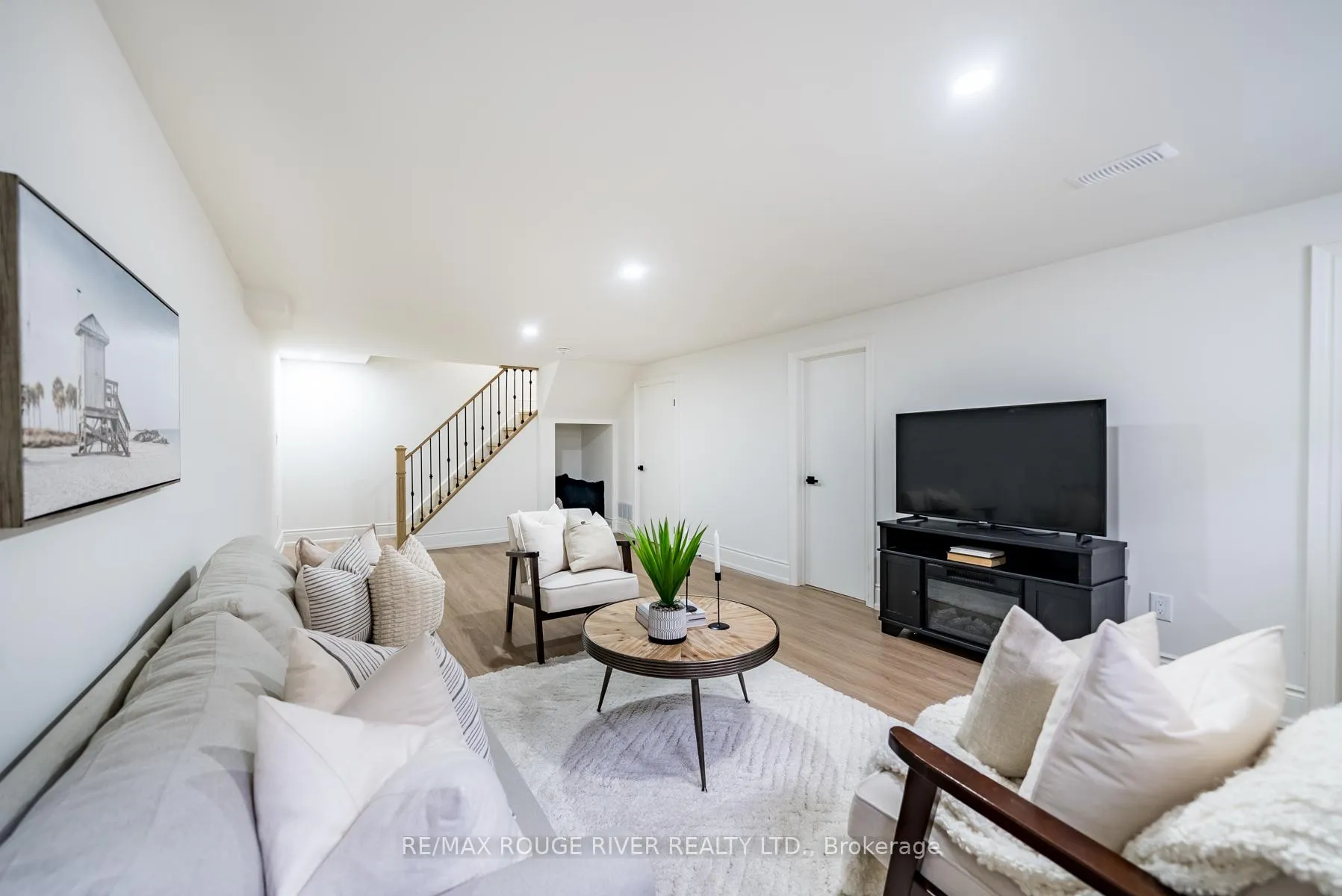 Photo 30 of 364 Holcan Avenue, Oshawa, O'Neill — HOMEH
