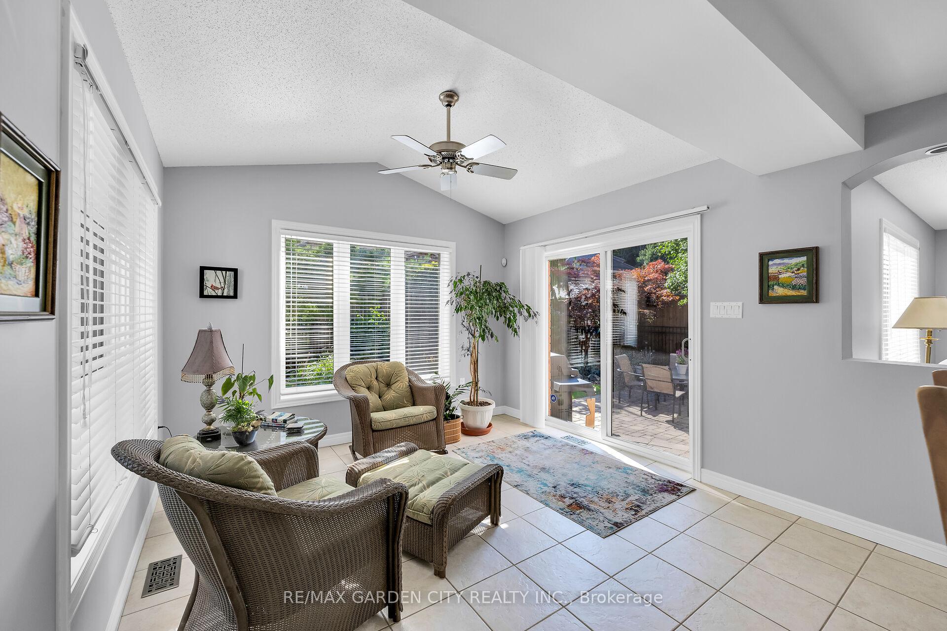 Photo 11 of 19 Golf Woods Drive, Grimsby, Grimsby East — HOMEH